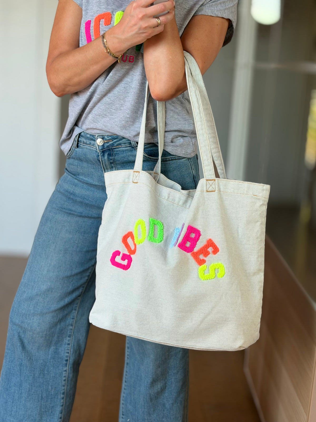 Grand cabas Tote bag GOOD VIBES Jean bleu delavé VANINA - FIN DE SÉRIE