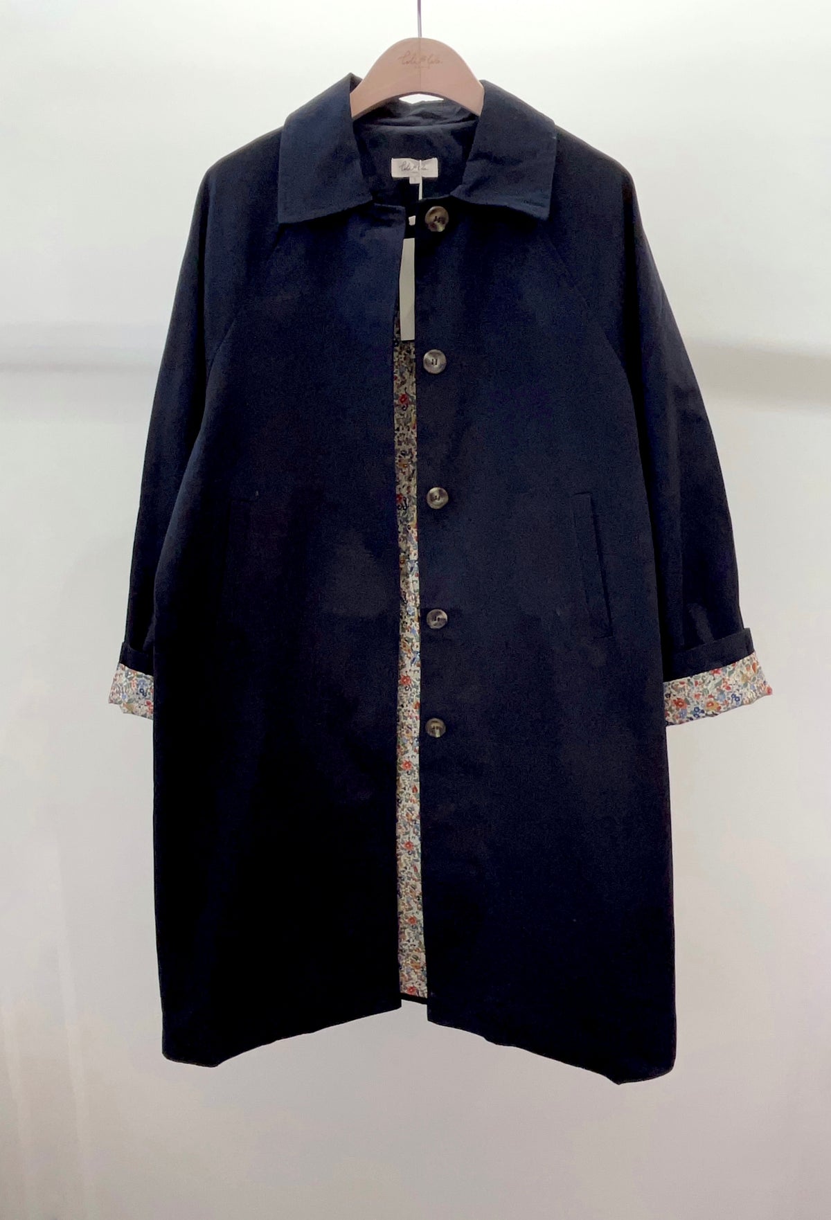 Veste Trench en coton Bleu marine avec Liberty - MAHAUT MI LONG - LILI et LALA (DÉSTOCKAGE sur Taille S)