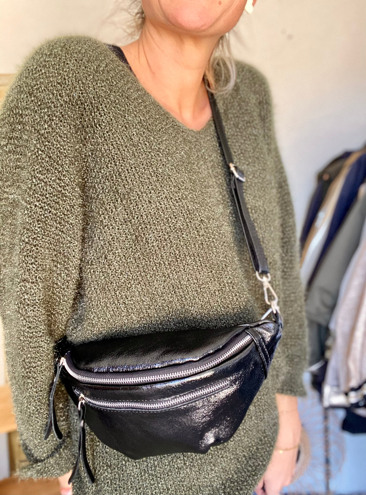 Sac banane en cuir irisé double poche - OPALE - Noir / Argent