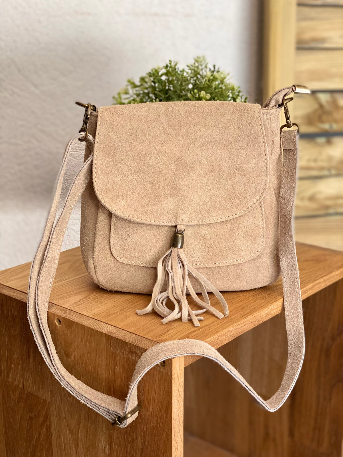 Sac bandoulière en cuir daim HORTENSE - Beige - FIN DE SÉRIE