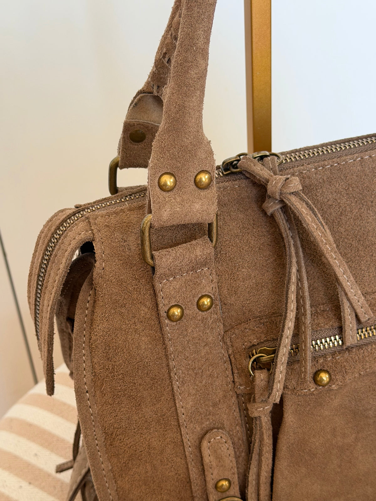 Sac à main en cuir daim • HUNTER Petit format - Taupe