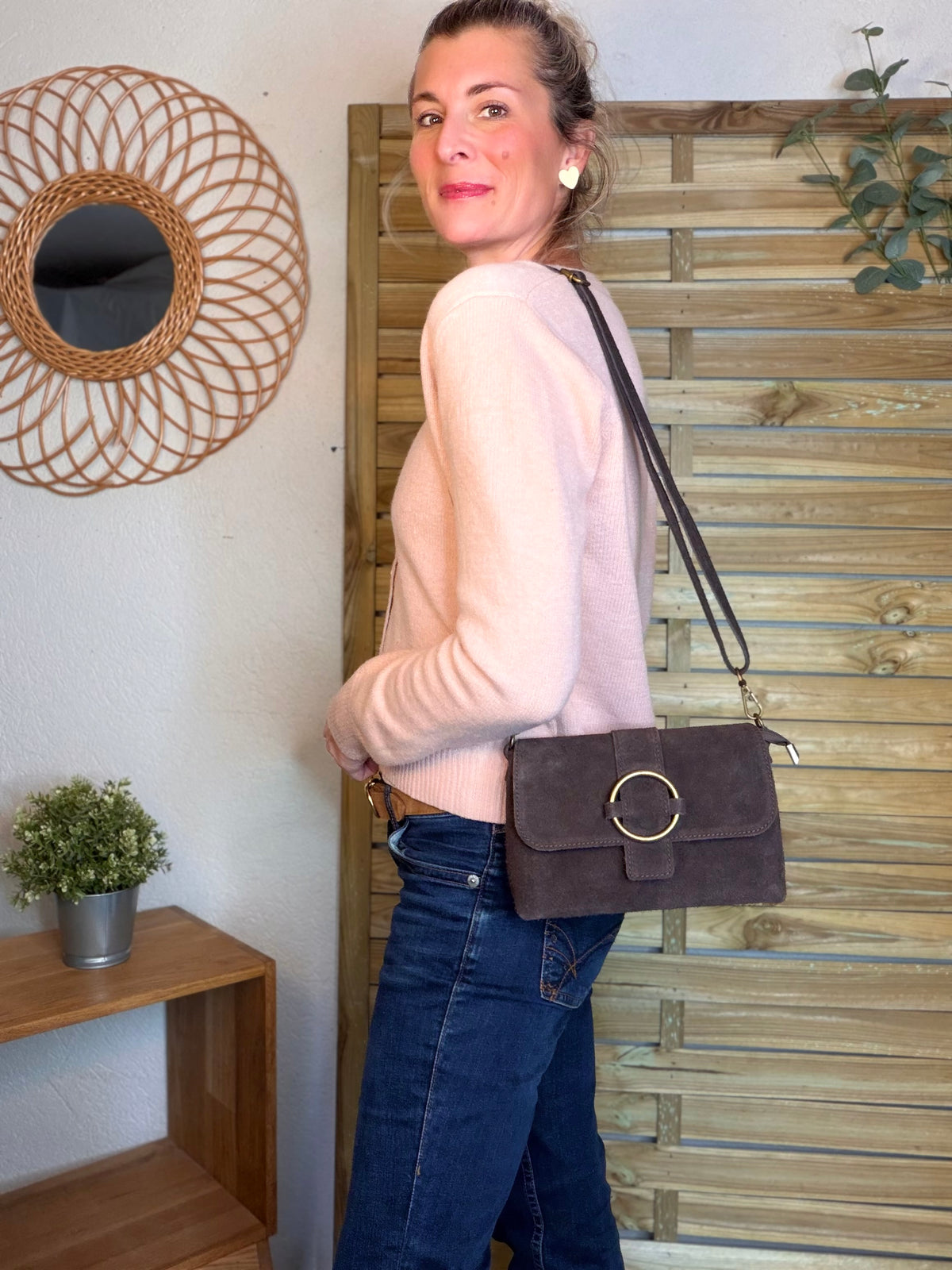 Sac bandoulière en croute de cuir BLAKE - Chocolat