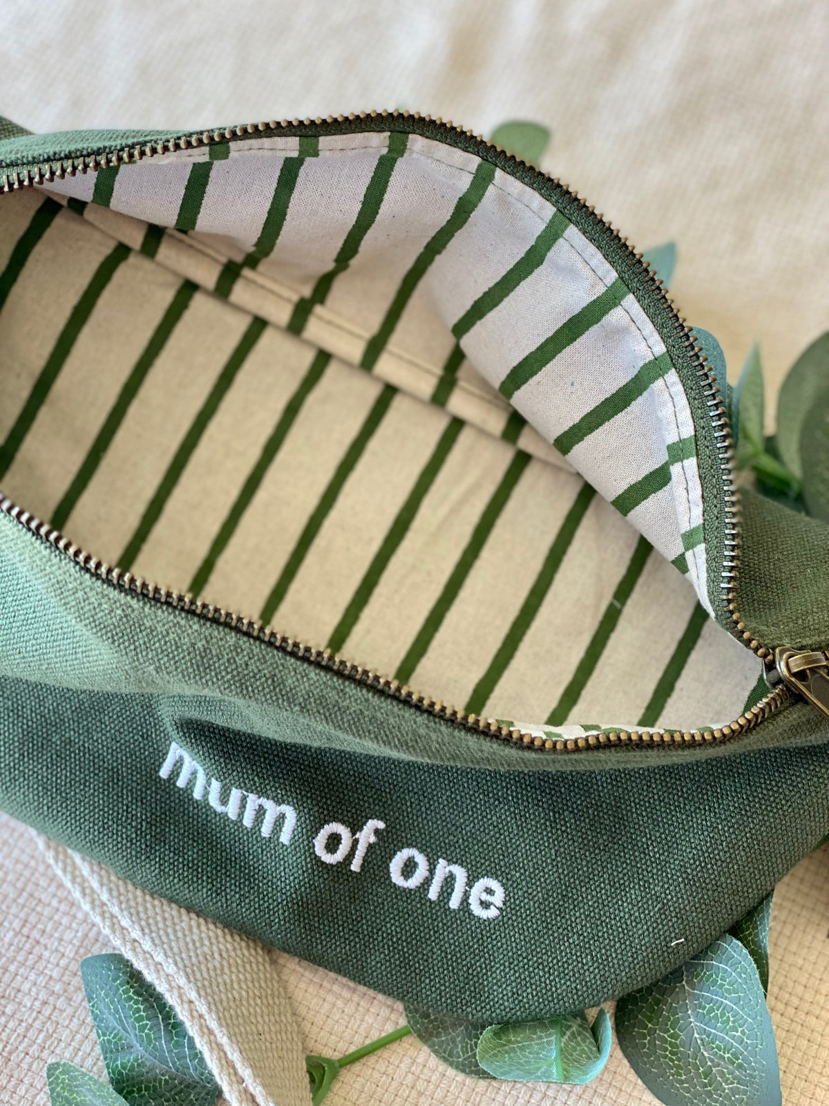 Sac banane en toile MUM OF - Kaki - FAMILY IMPACT STORIES - FIN DE SÉRIE