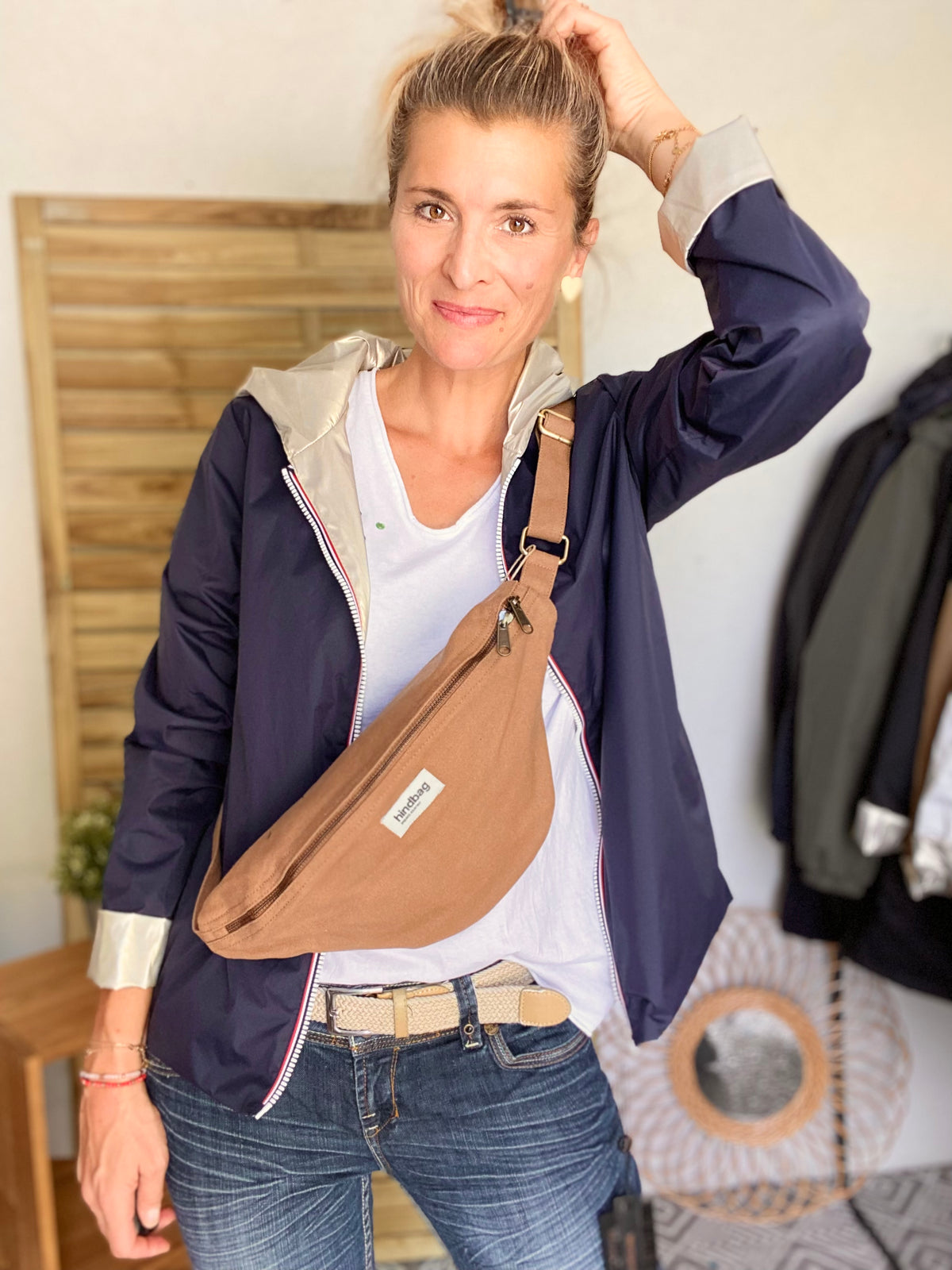 HINDBAG SASHA - Sac banane Cannelle