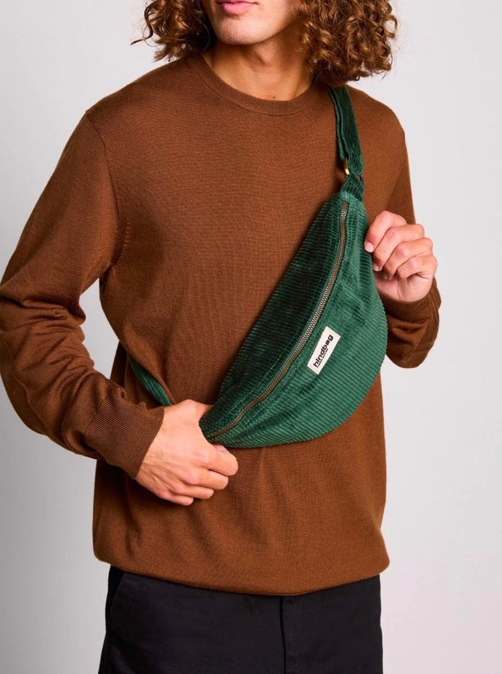 HINDBAG SASHA - Sac banane  Velours Sapin