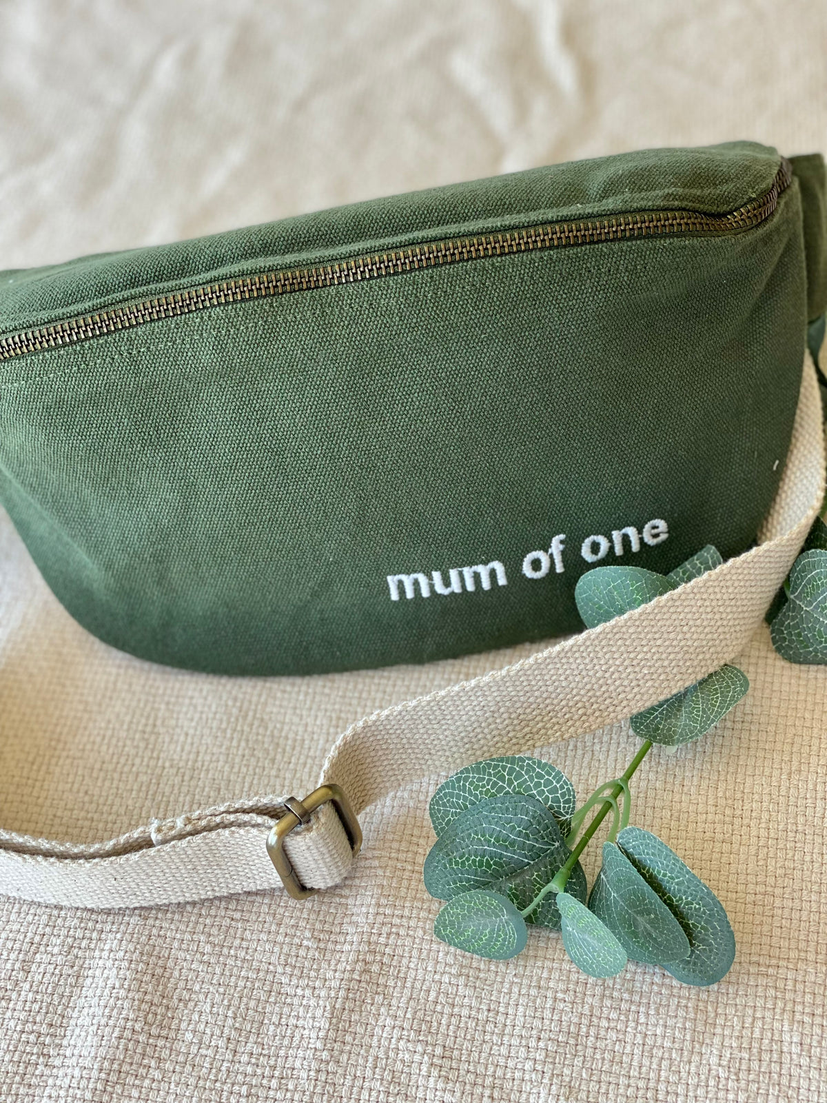 Sac banane en toile MUM OF - Kaki - FAMILY IMPACT STORIES - FIN DE SÉRIE