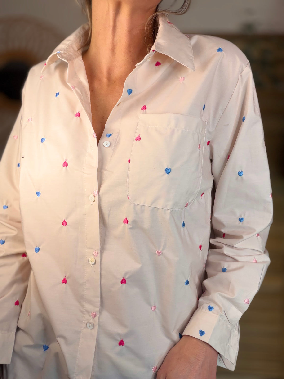 Chemise en coton beige nude cœurs brodés MYLÈNE 🩷💙❤️ - FIN DE SÉRIE