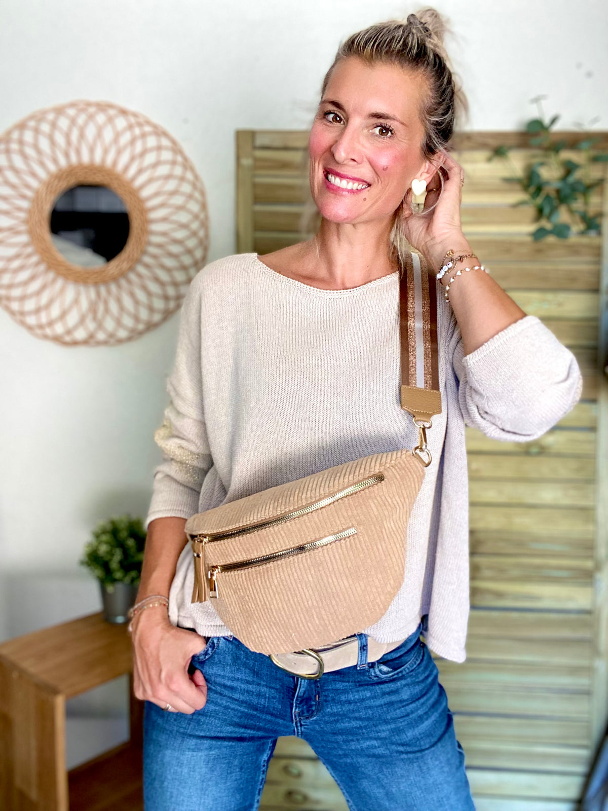 Sac banane XL en velours côtelé 2 zips et sangle fantaisie - WENDY - Camel clair