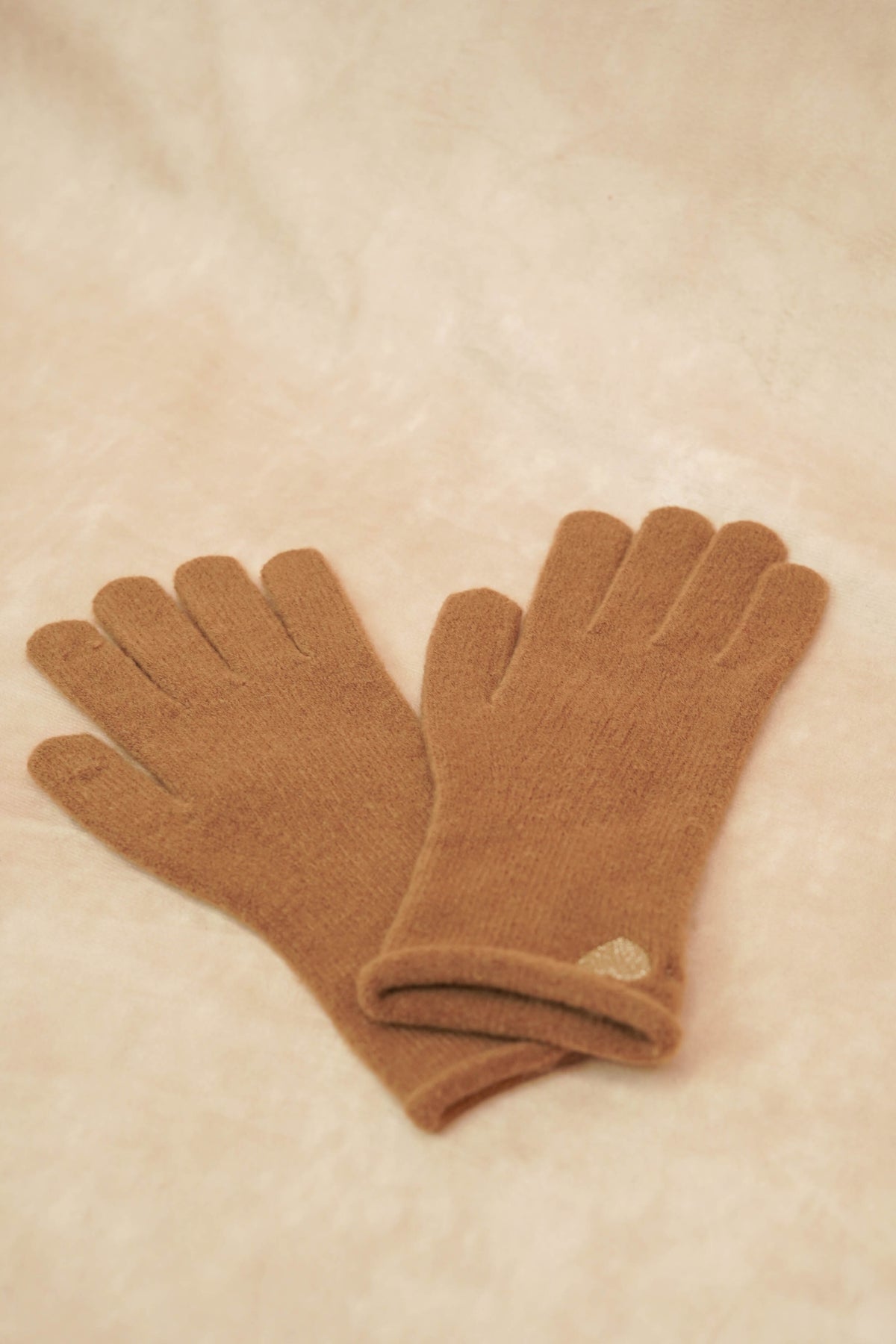 Gants CHLOÉ avec coeur doré brodé 💛 et ouverture index et pouce 👌🏼