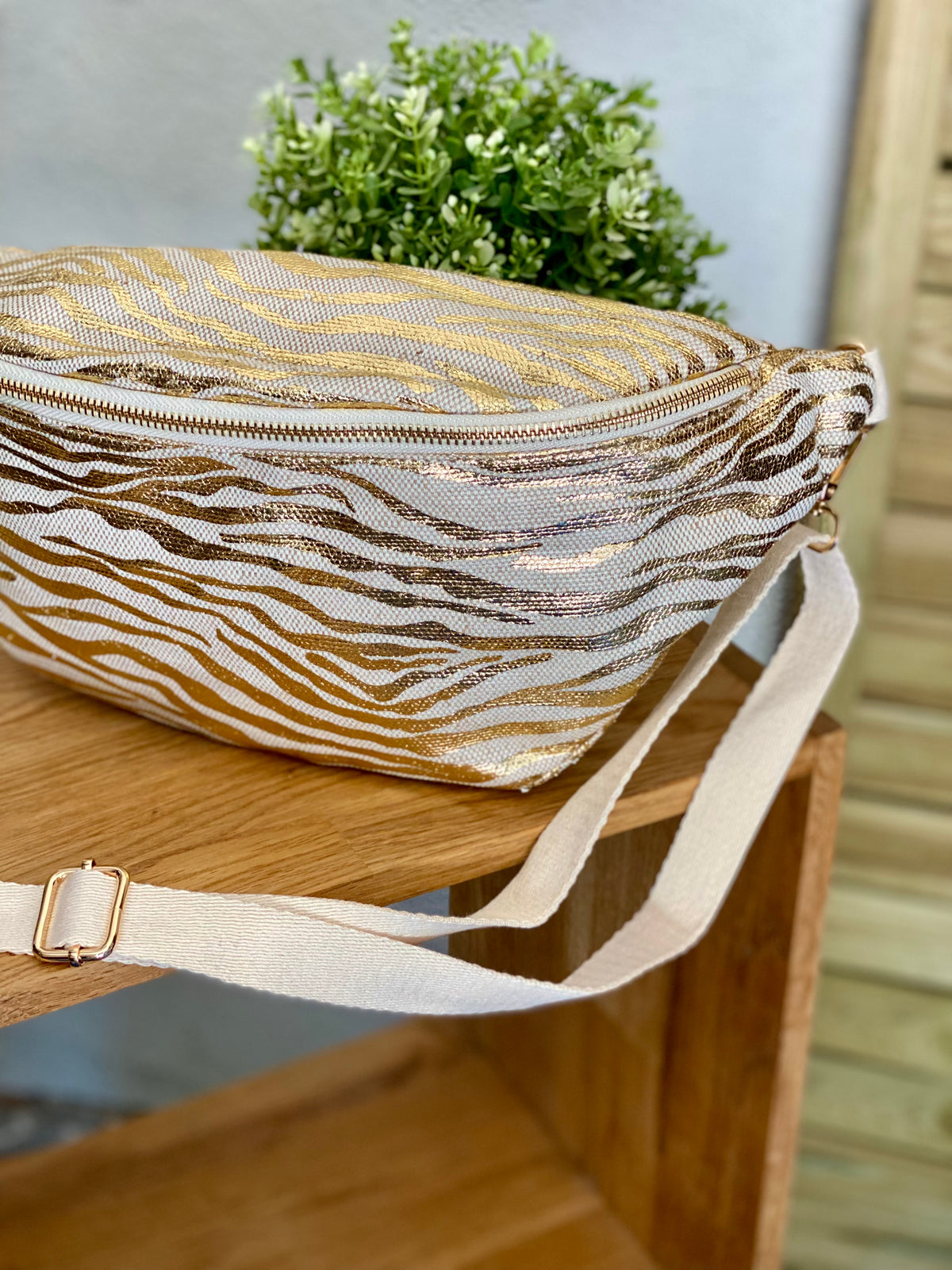 Sac banane XL en toile zebrée doré - KATE