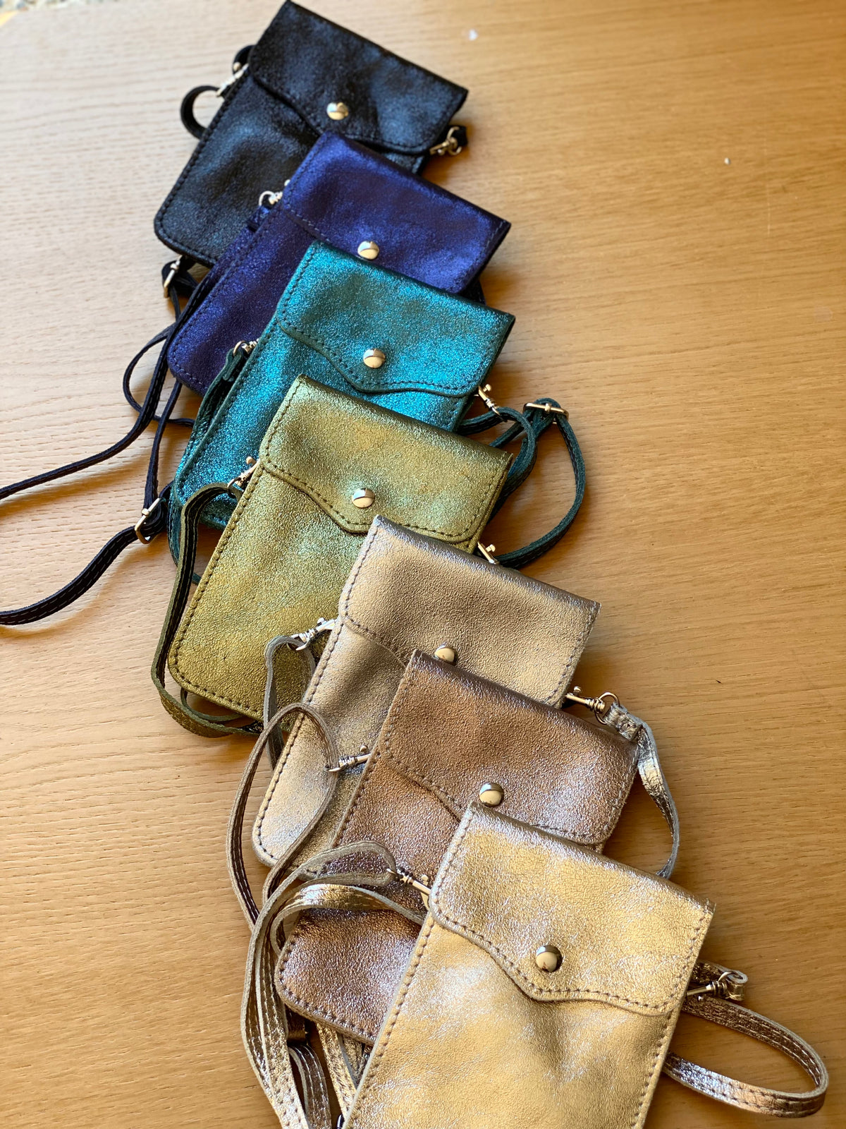 Pochette bandoulière en cuir irisé - FLORE - bleu marine (7 coloris)
