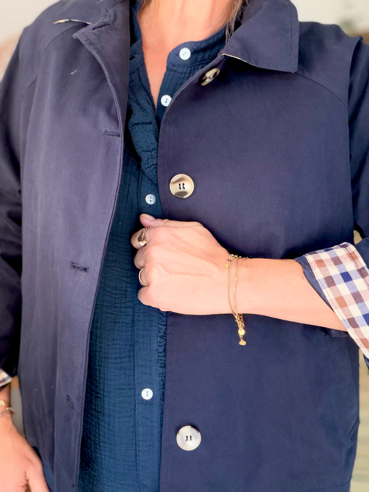 Veste Trench en coton avec carreaux - SOLÈNE Bleu marine • FIN DE SÉRIE