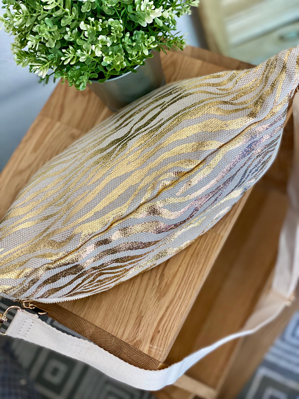 Sac banane XL en toile zebrée doré - KATE