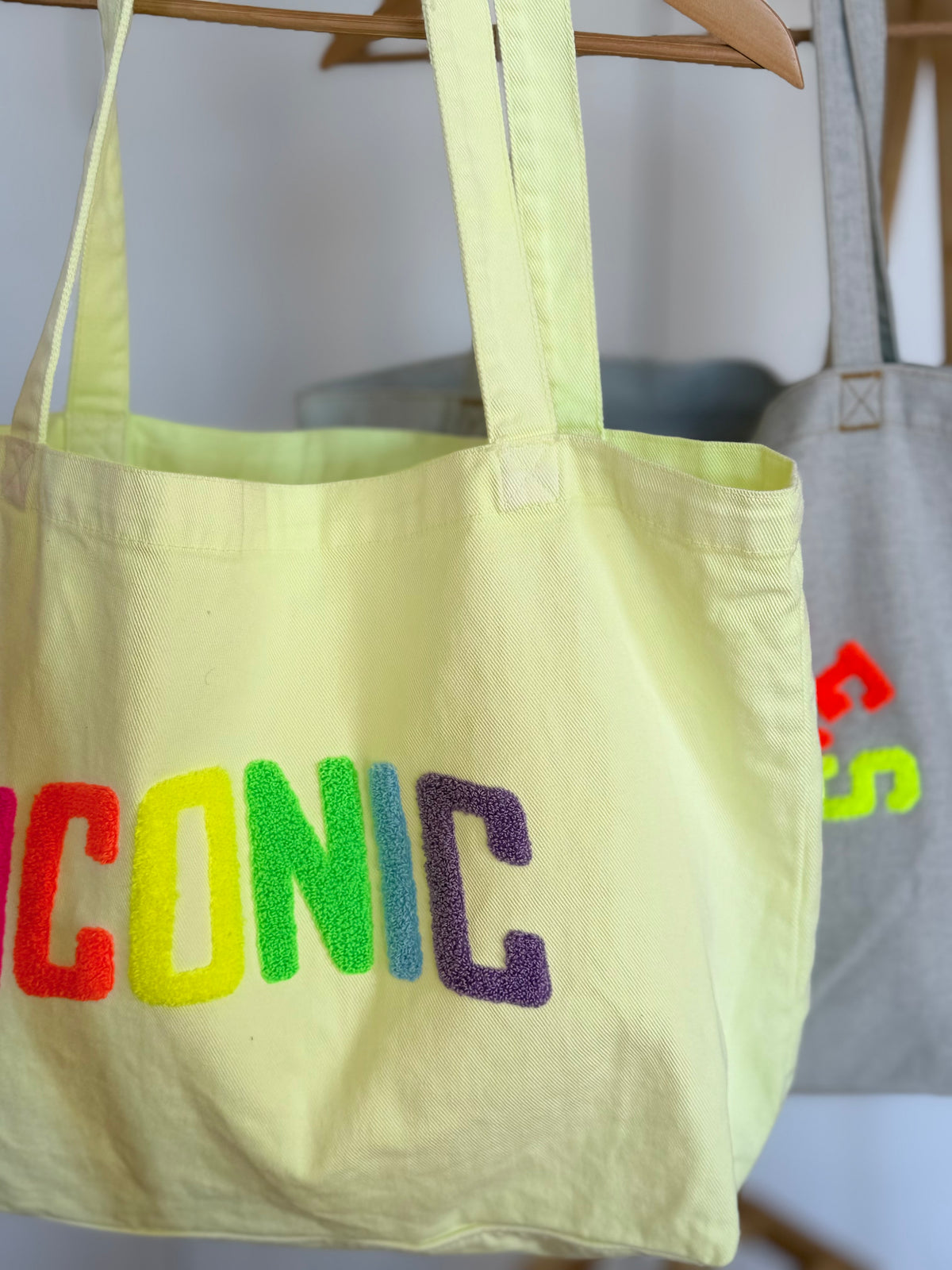 Grand cabas Tote bag ICONIC Jaune VANINA - FIN DE SÉRIE