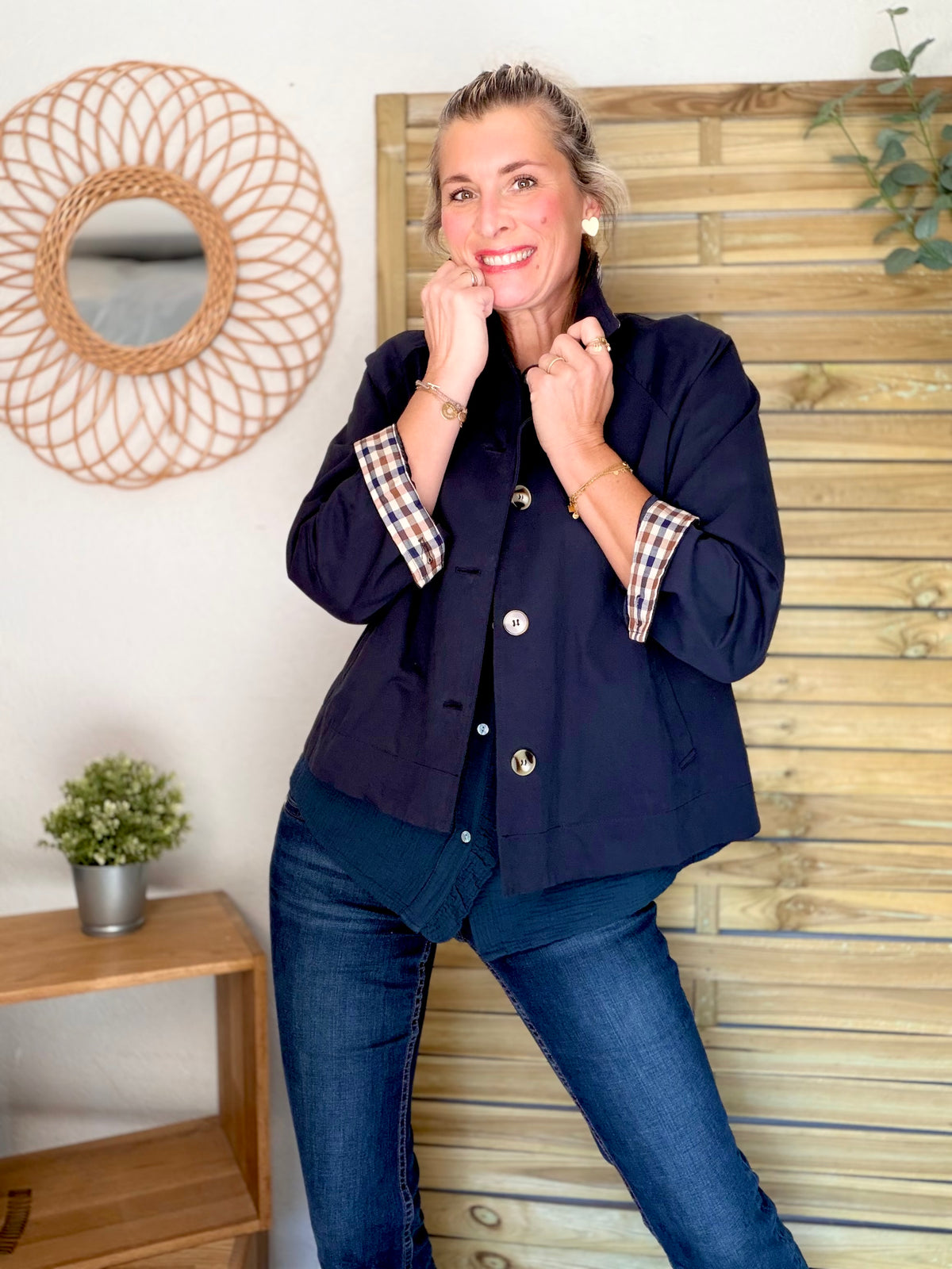 Veste Trench en coton avec carreaux - SOLÈNE Bleu marine • FIN DE SÉRIE