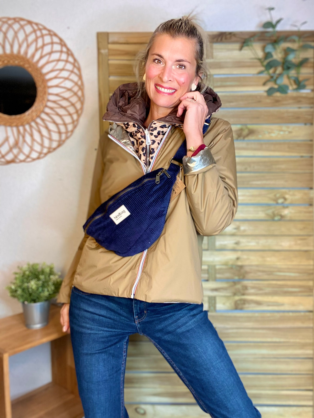 HINDBAG SASHA - Sac banane  Velours Marine