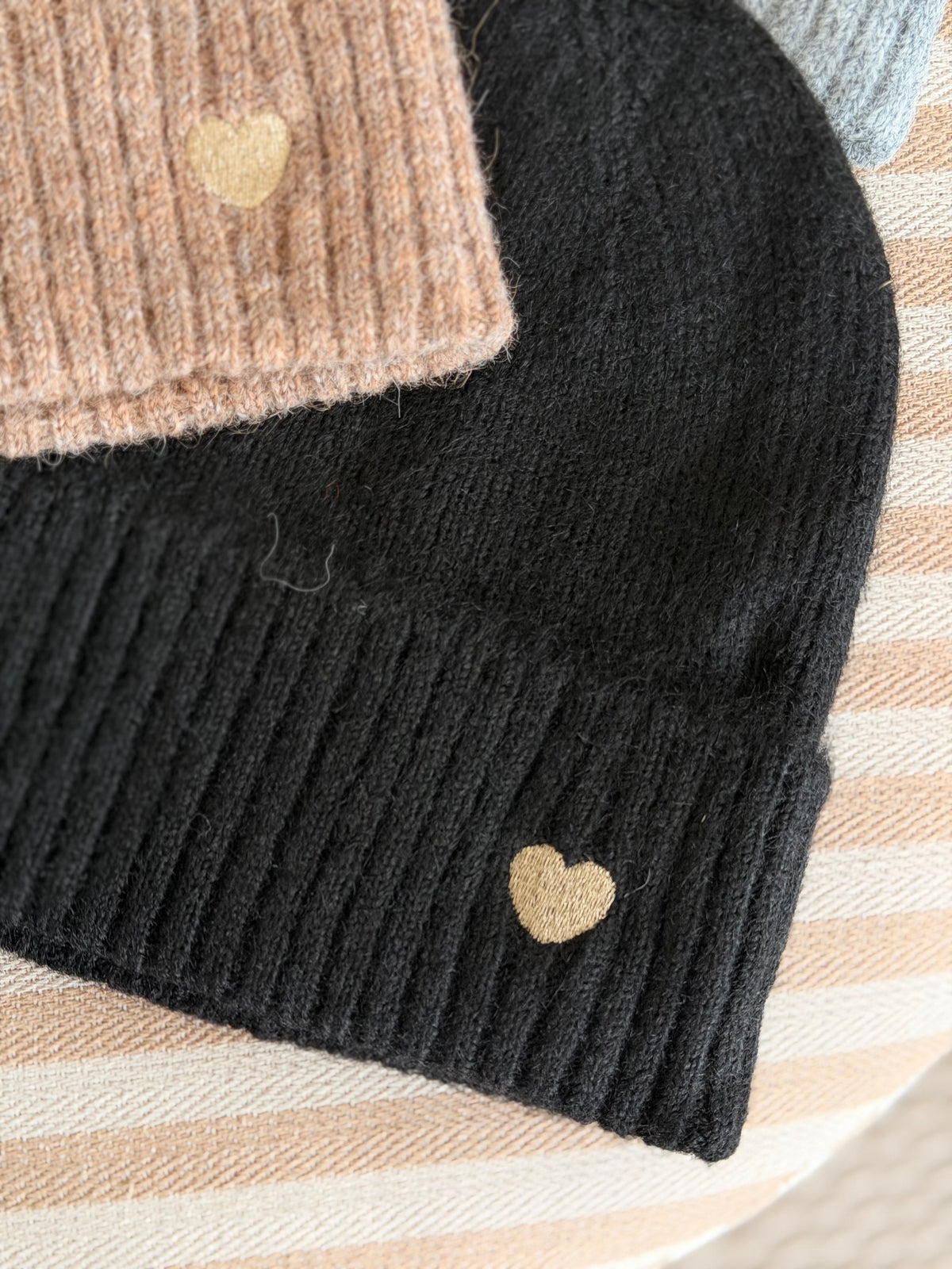 Bonnet avec cœur doré 💛 GABIN