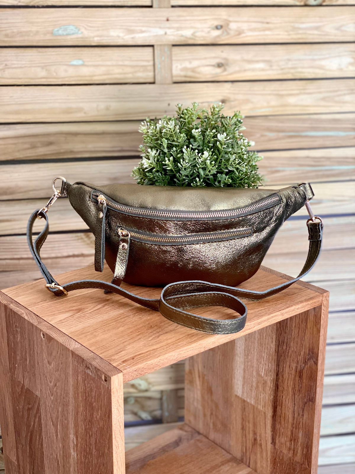 Sac banane en cuir irisé ERYN - Kaki (9 coloris)