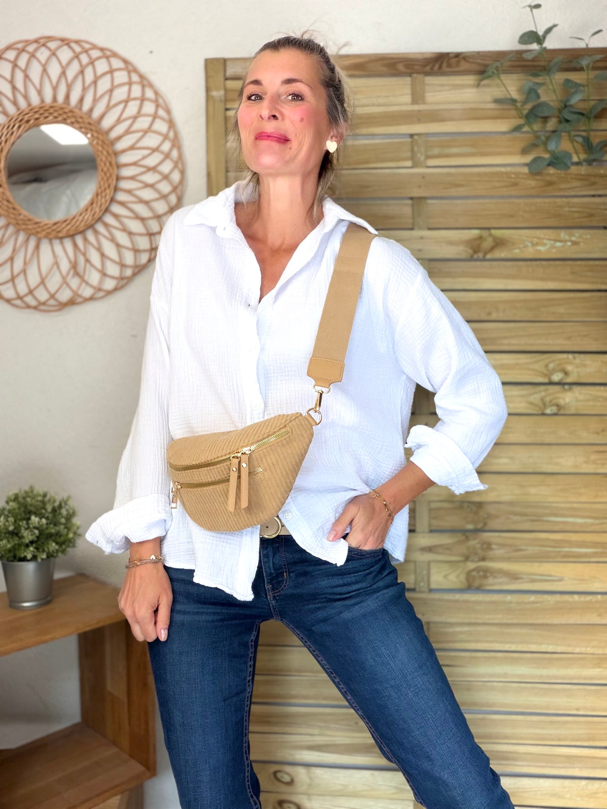 Sac banane en velours côtelé 2 zips et sangle fantaisie - CHARLY Camel clair - DÉSTOCKAGE