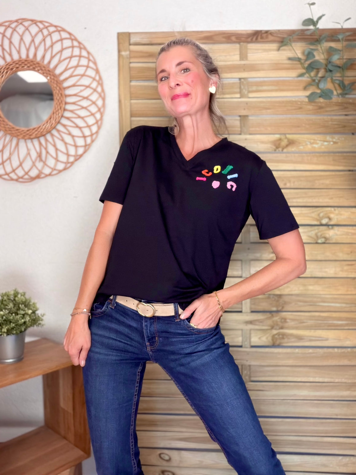 Tee shirt col V ICONIC club multicolore CARO - Noir