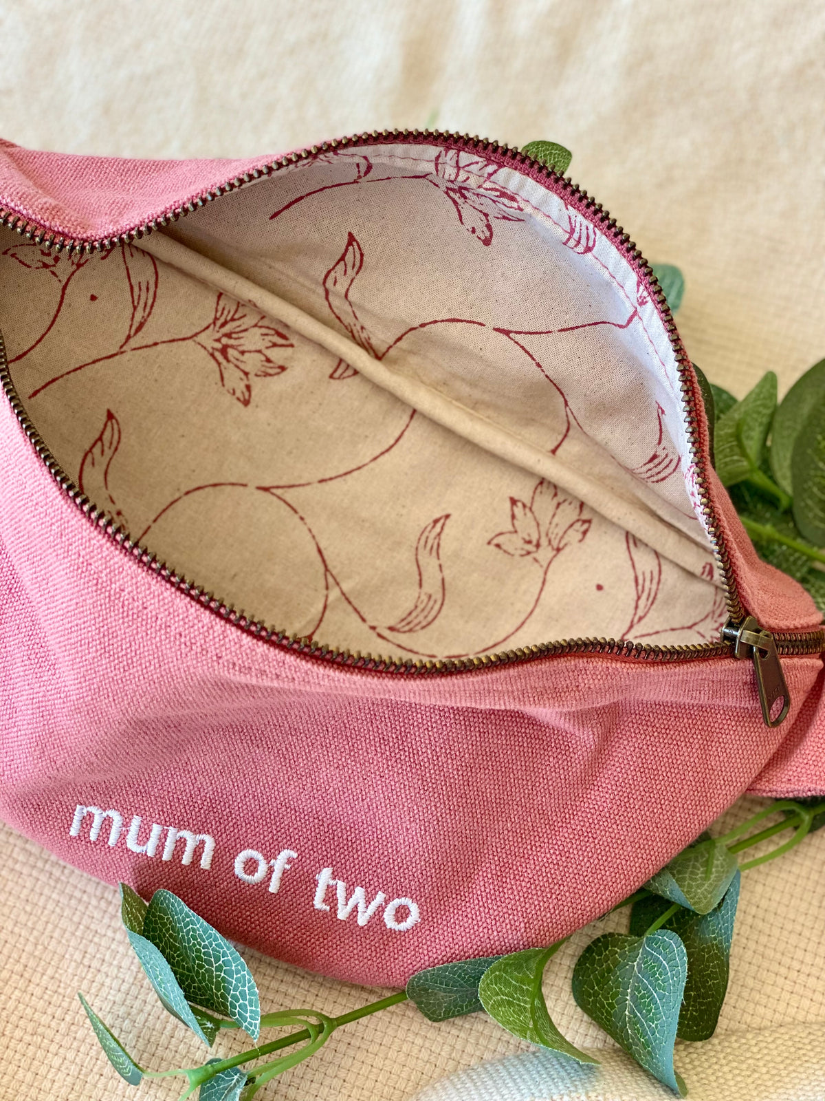 Sac banane en toile MUM OF - Rose - FAMILY IMPACT STORIES - FIN DE SÉRIE