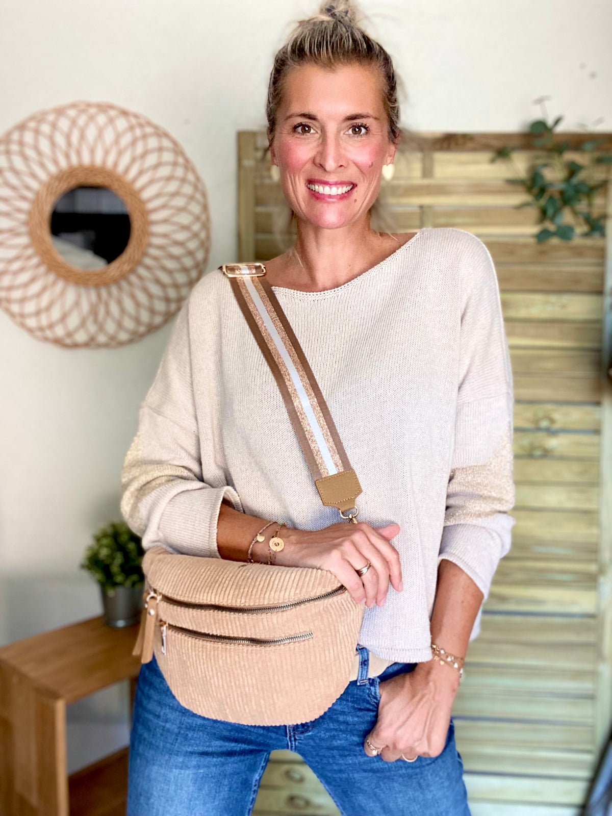 Sac banane XL en velours côtelé 2 zips et sangle fantaisie - WENDY - Camel clair