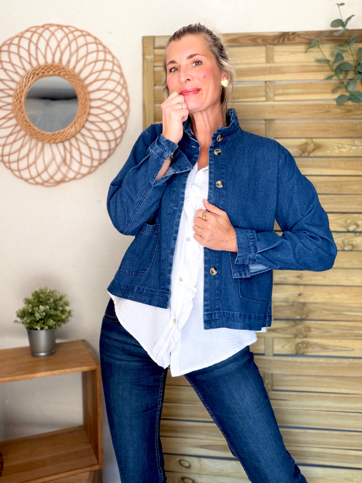 Veste courte légère col volanté JUNON Jean brut
