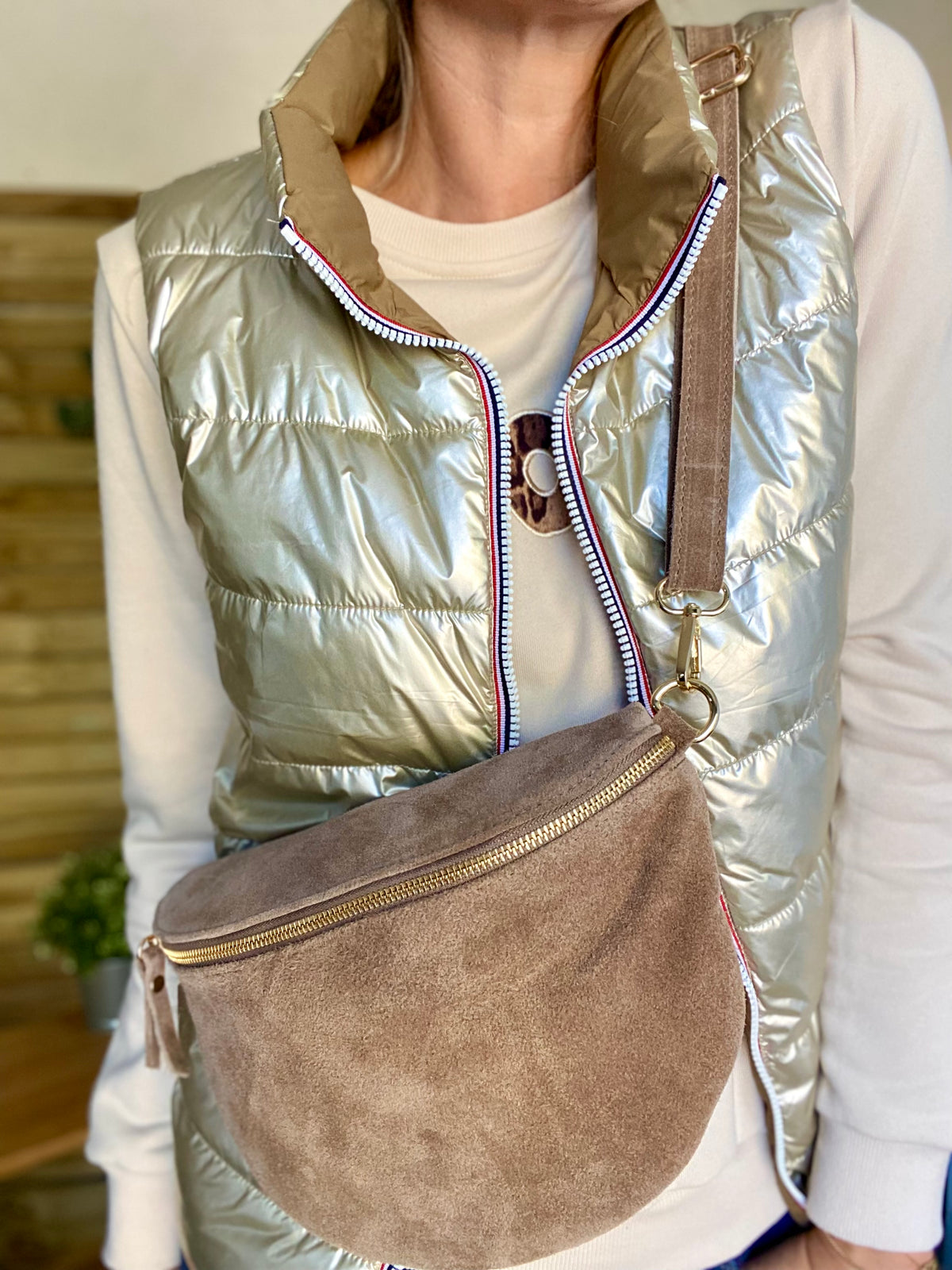 Sac banane XL en cuir velours 30cm JUDY - Taupe