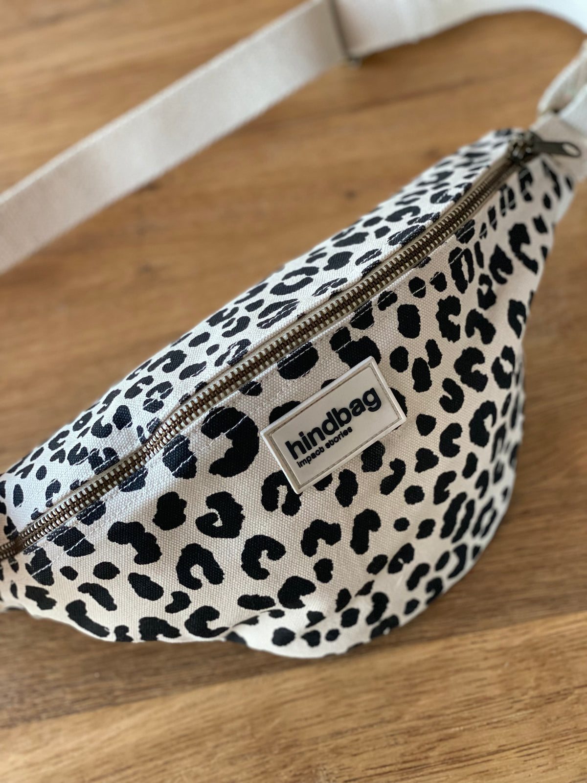 HINDBAG OLIVIA - Sac banane  Léo Écru 🐆🤍