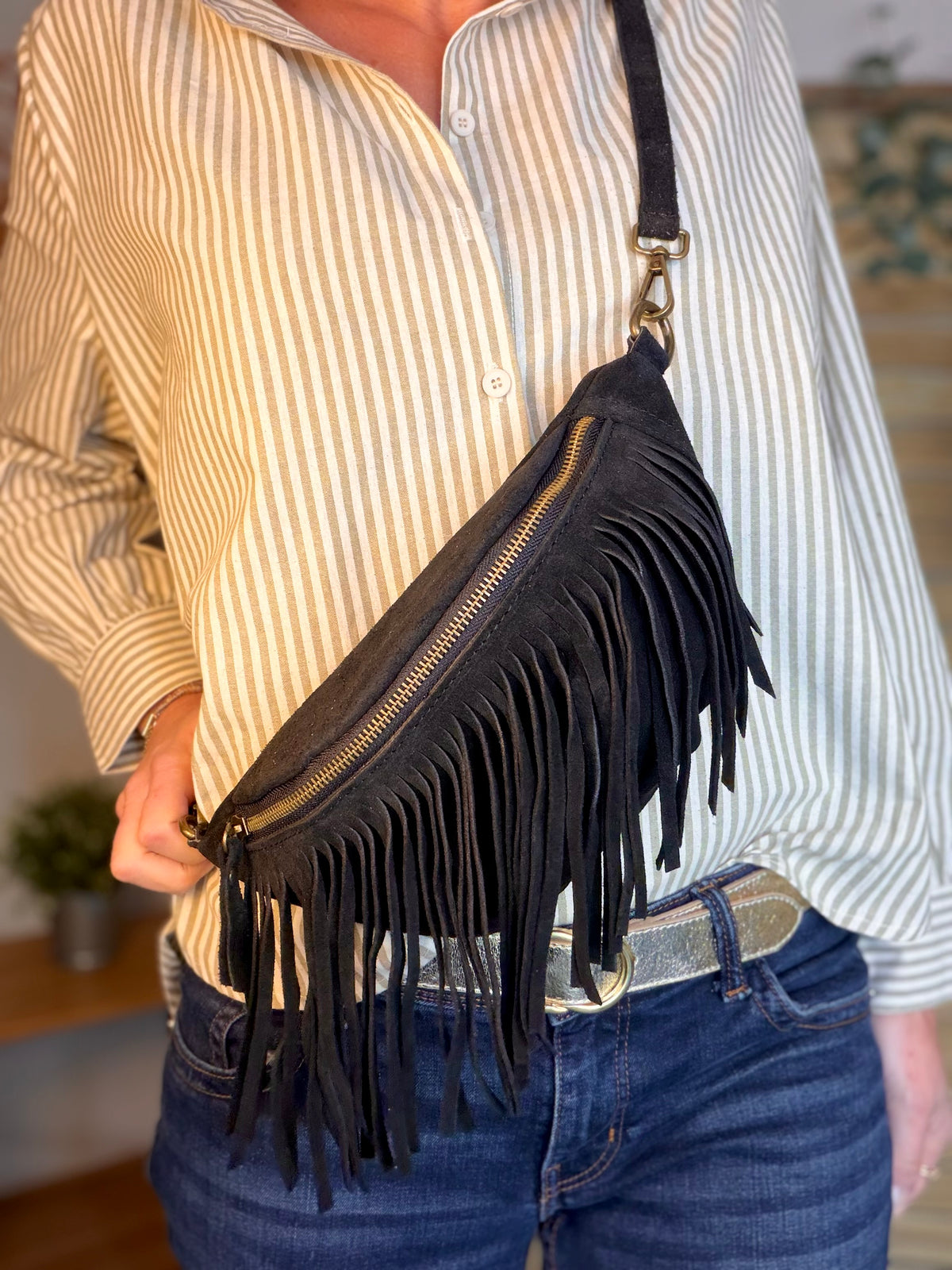 Sac banane avec franges en cuir daim - PIETRA - Noir - FIN DE SÉRIE