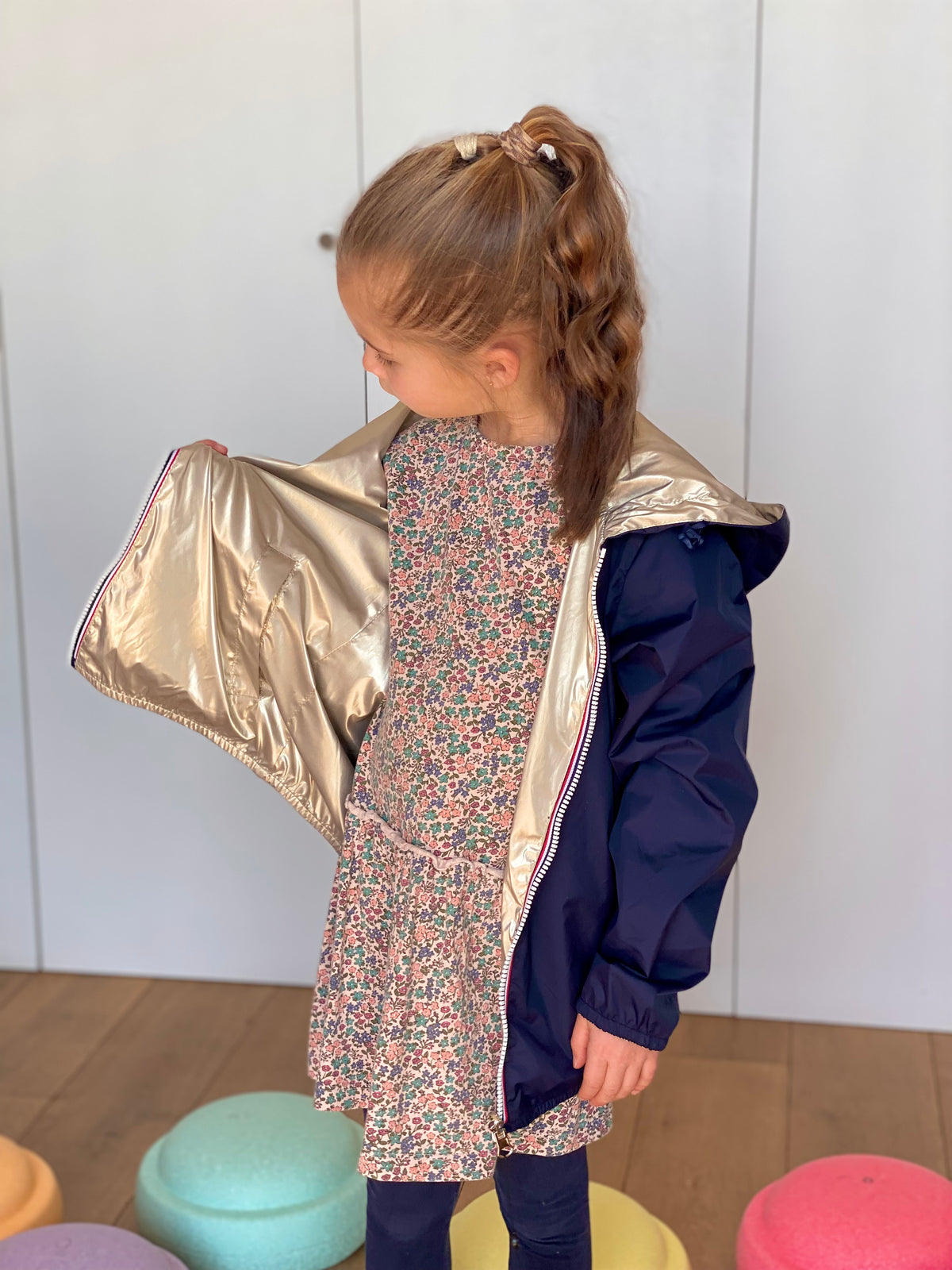 LAURA JO - Imperméable réversible léger GARANCE KIDS enfant (mixte) - Bleu Marine / Doré • DÉSTOCKAGE sur Taille 6 ans