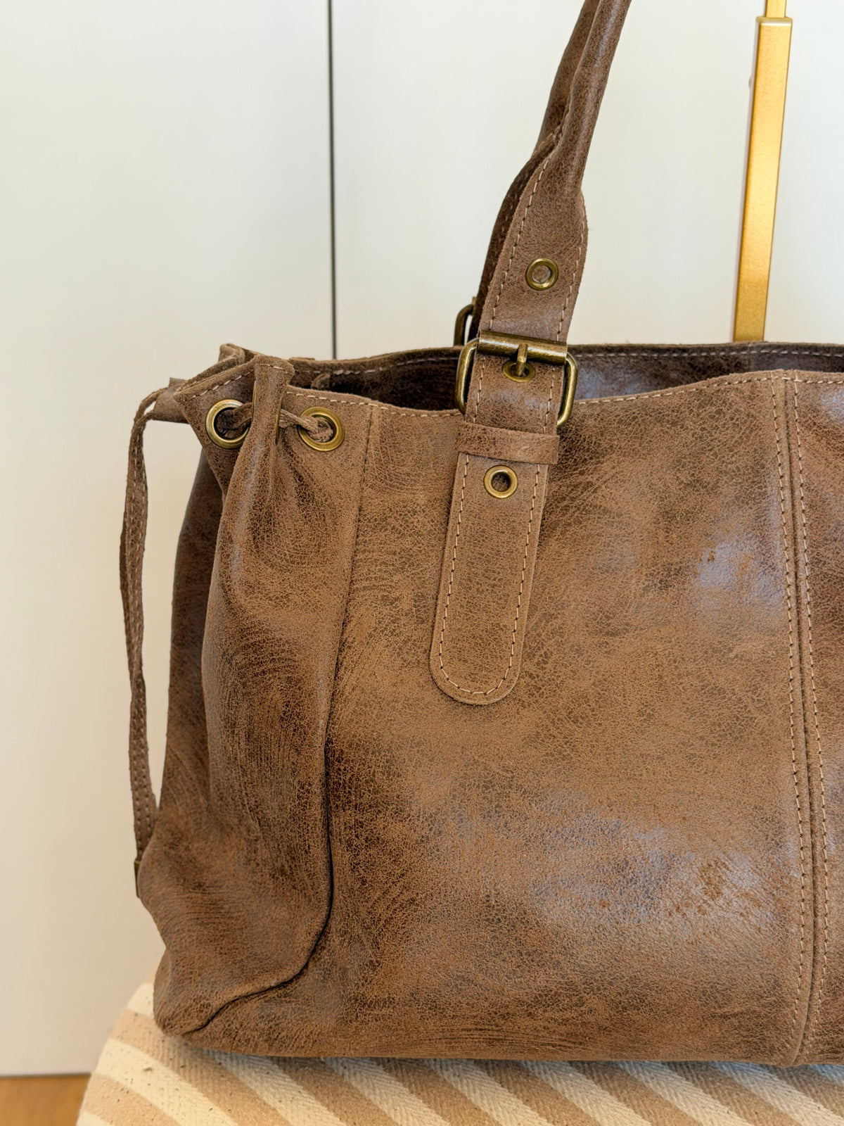 Sac cabas XL en cuir vieilli • COOPER Taupe
