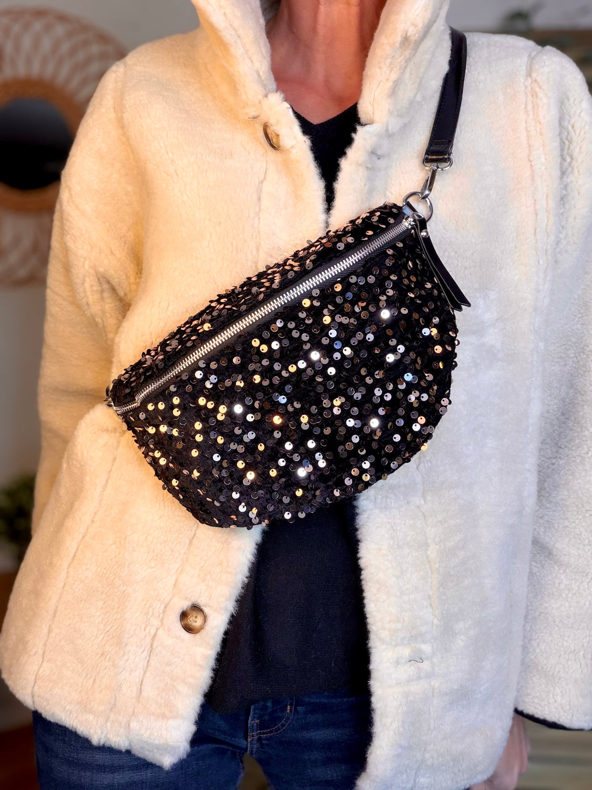 ⚡️ ARRIVAGE - Sac banane velours à sequins CARLY - Noir / doré rosé