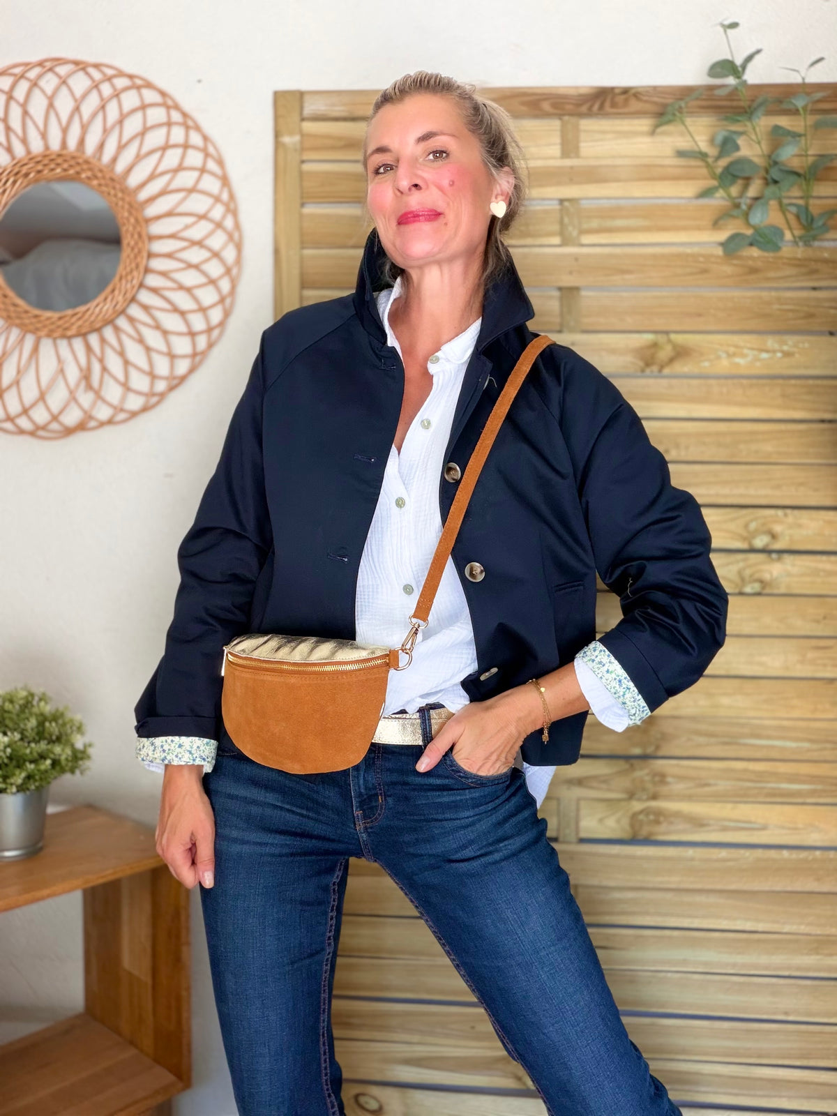 Sac banane M bi-matière en cuir irisé et velours 24cm - POLLY- Camel/Doré • FIN DE SÉRIE