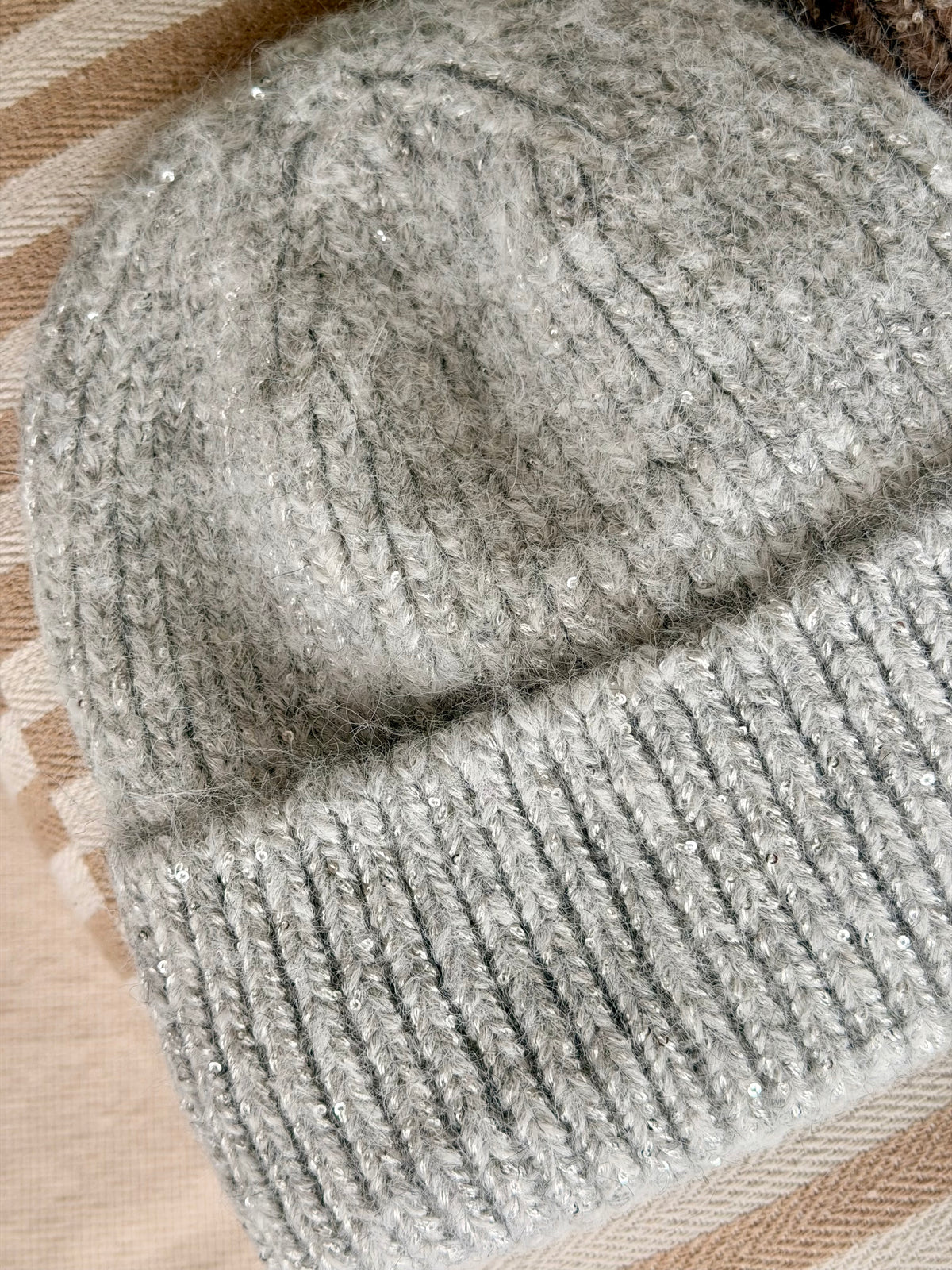 Bonnet en laine avec sequins ÉLOI - FIN DE SÉRIE