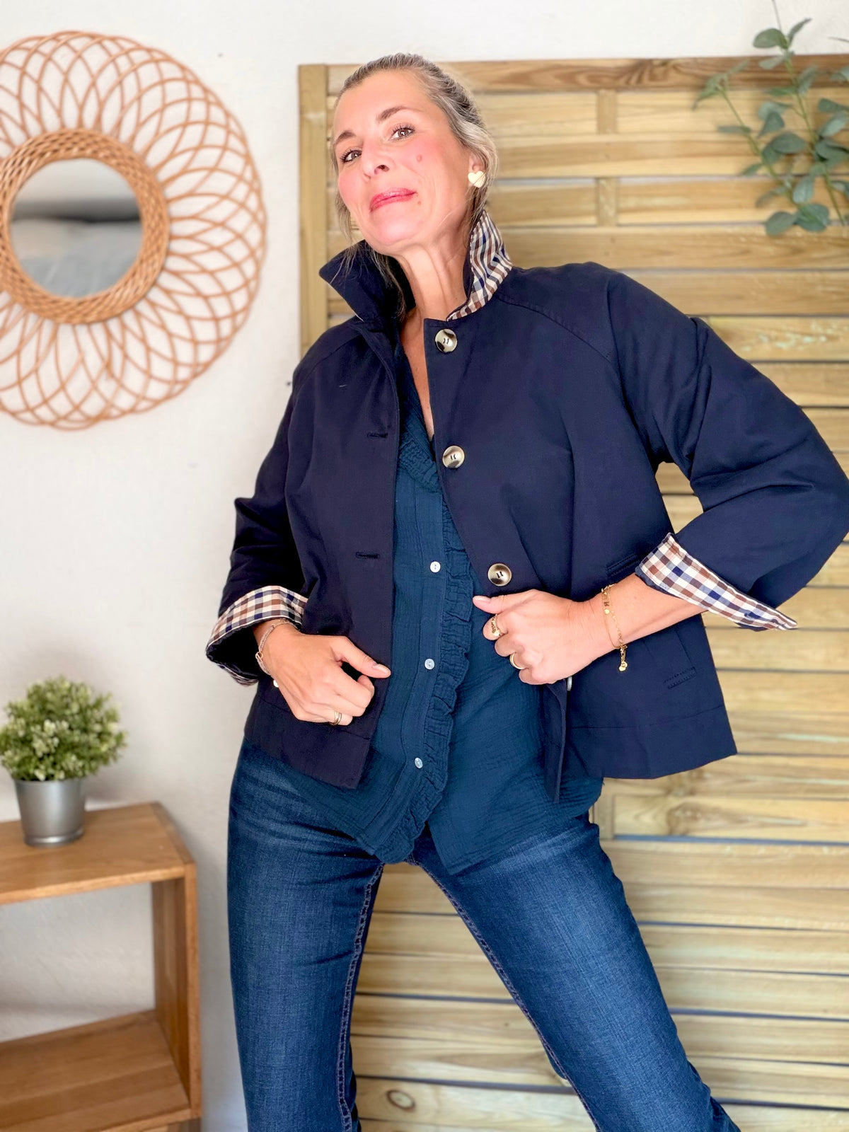 Veste Trench en coton avec carreaux - SOLÈNE Bleu marine • FIN DE SÉRIE