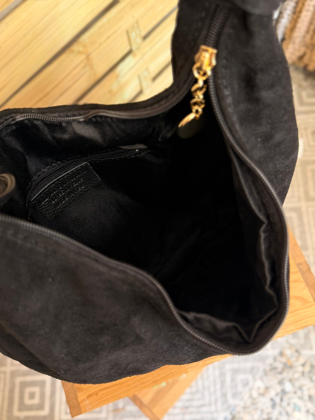Sac besace hobo en cuir daim souple avec anneaux WILLIAM - Noir