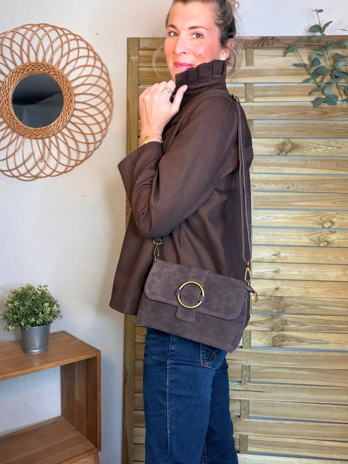 Sac bandoulière en croute de cuir BLAKE - Chocolat