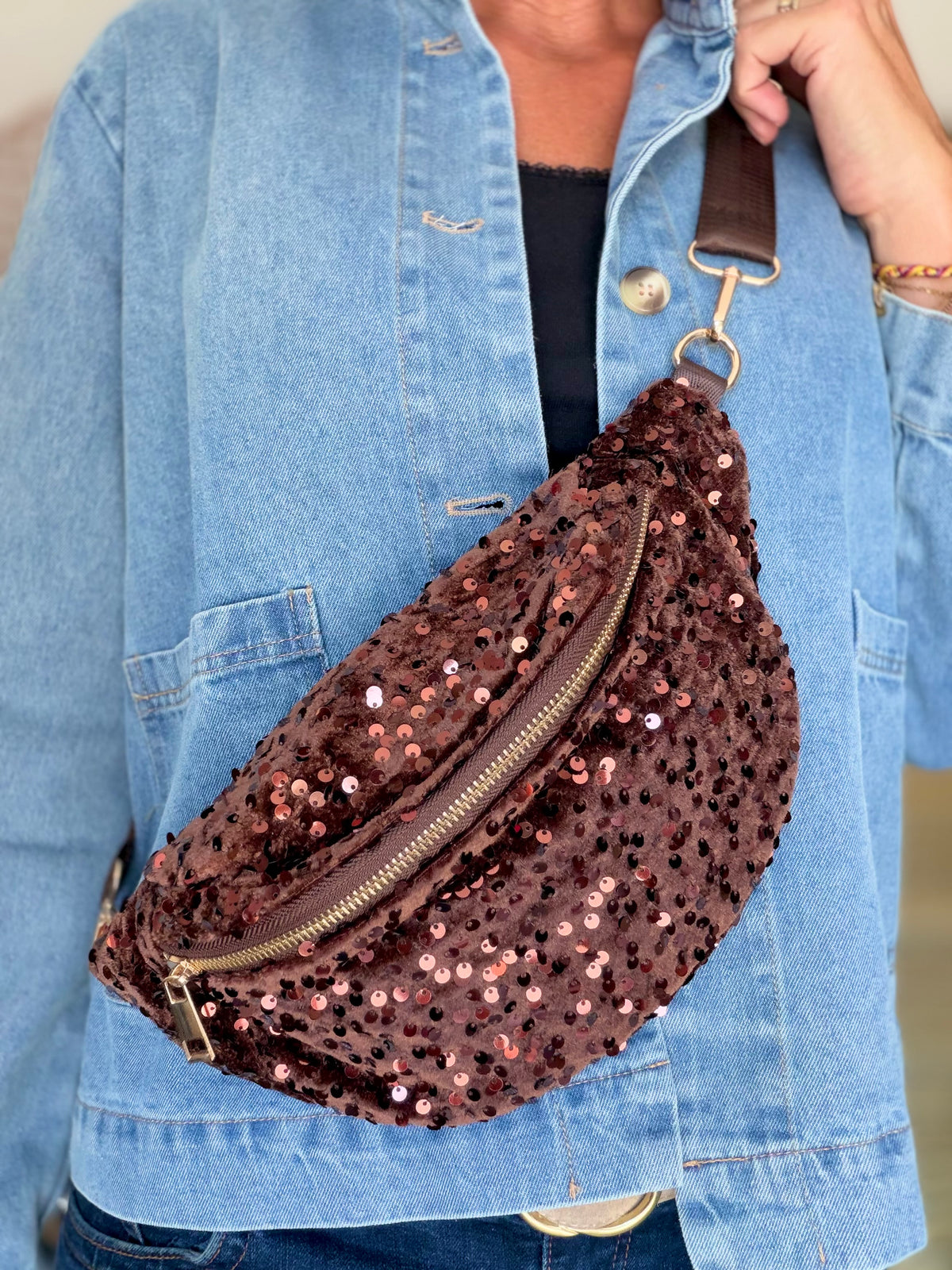 ⚡️ ARRIVAGE - Sac banane velours à sequins DAISY - Choco