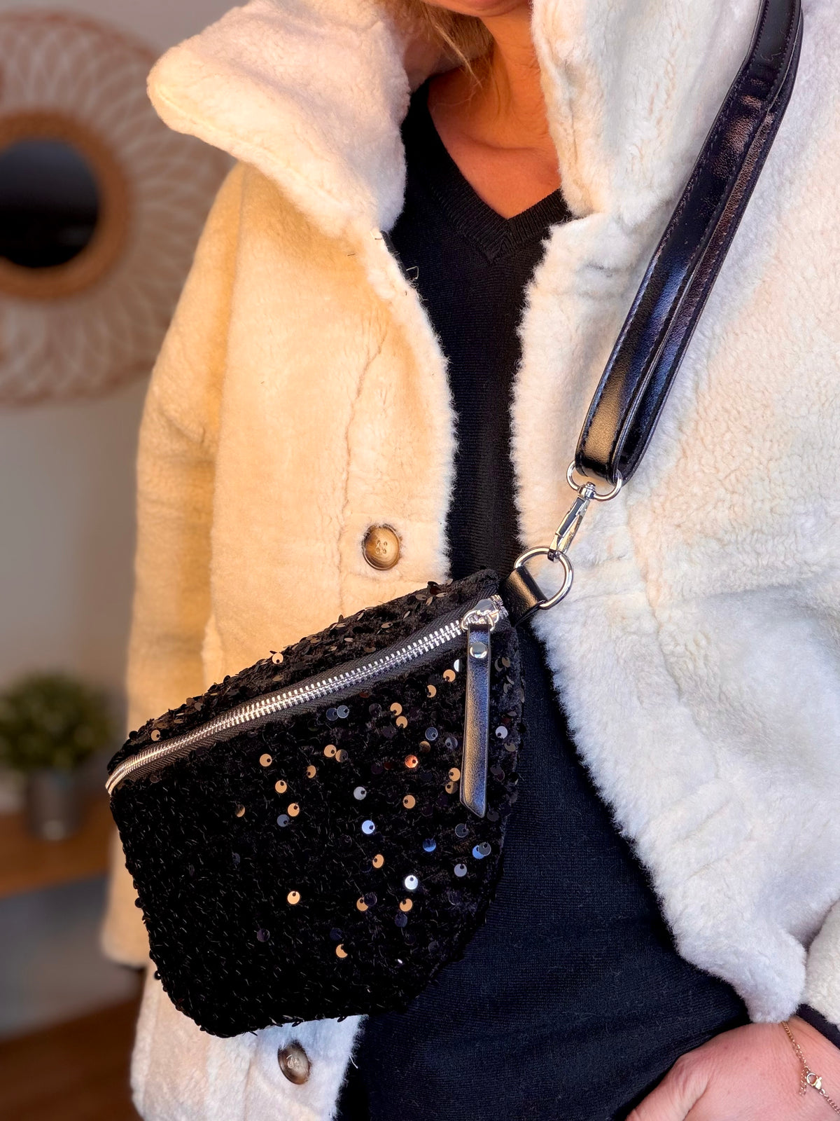 ⚡️ ARRIVAGE - Sac banane velours à sequins CARLY - noir