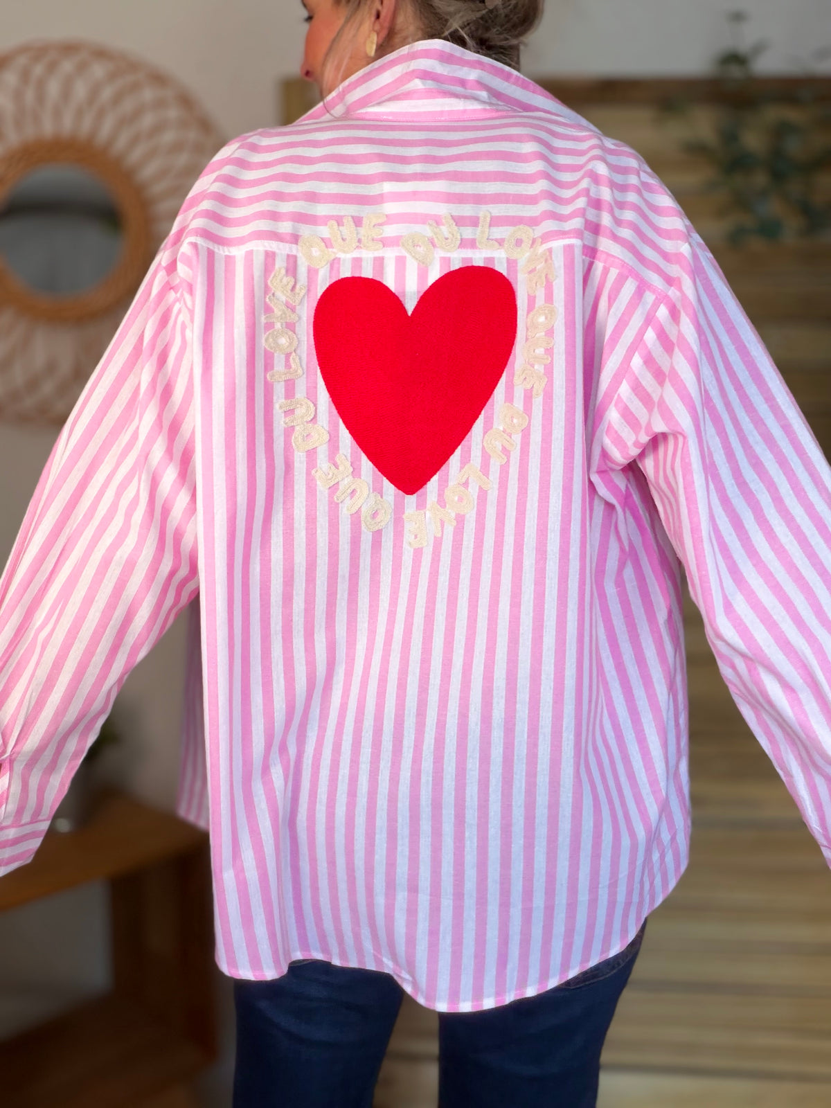 Chemise rose rayée brodée QUE DU LOVE ❤️ SERENA - FIN DE SÉRIE