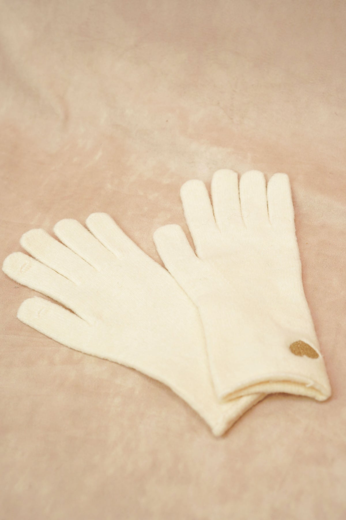Gants CHLOÉ avec coeur doré brodé 💛 et ouverture index et pouce 👌🏼