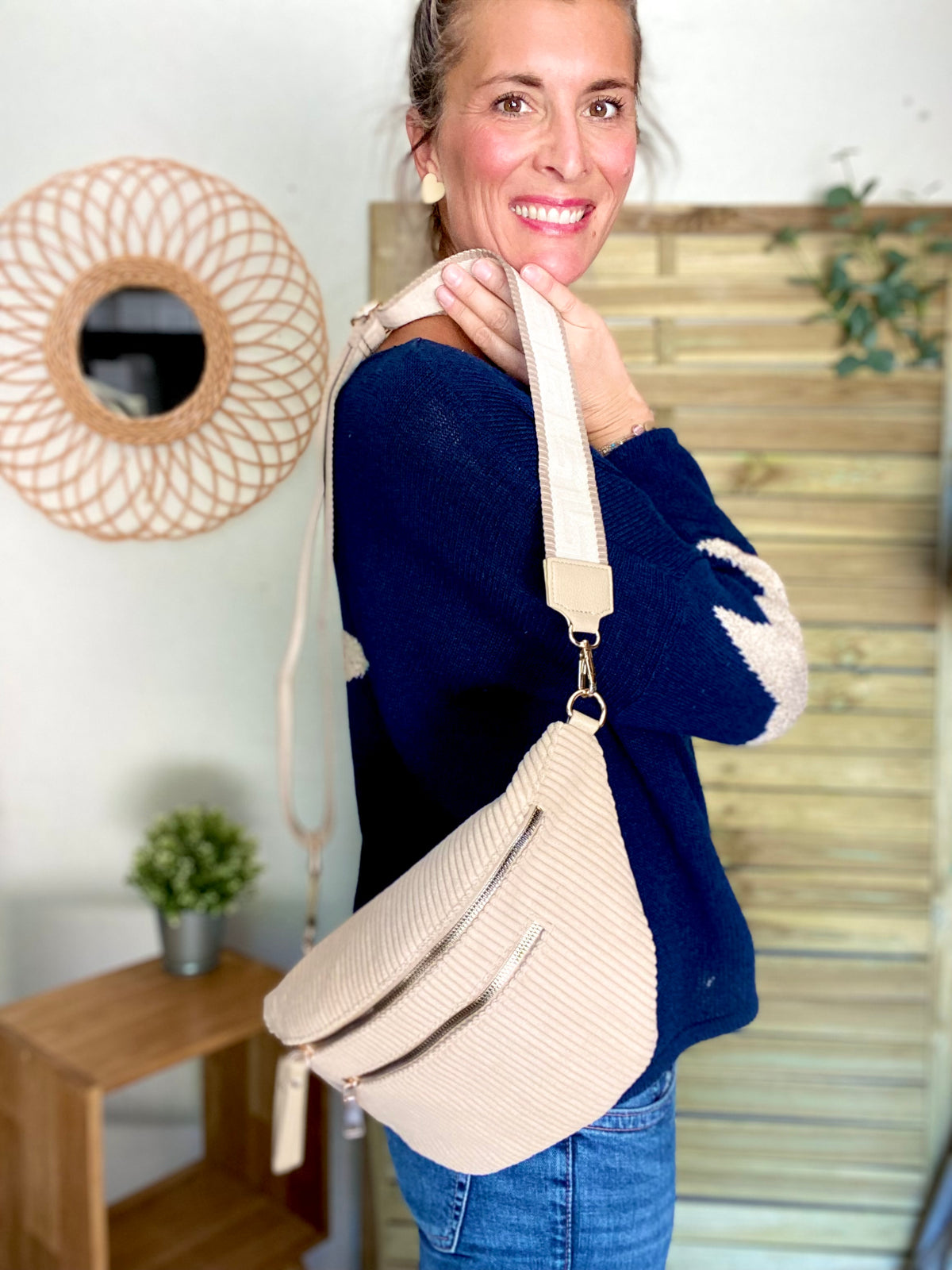Sac banane XL en velours côtelé 2 zips et sangle fantaisie - WENDY - Beige