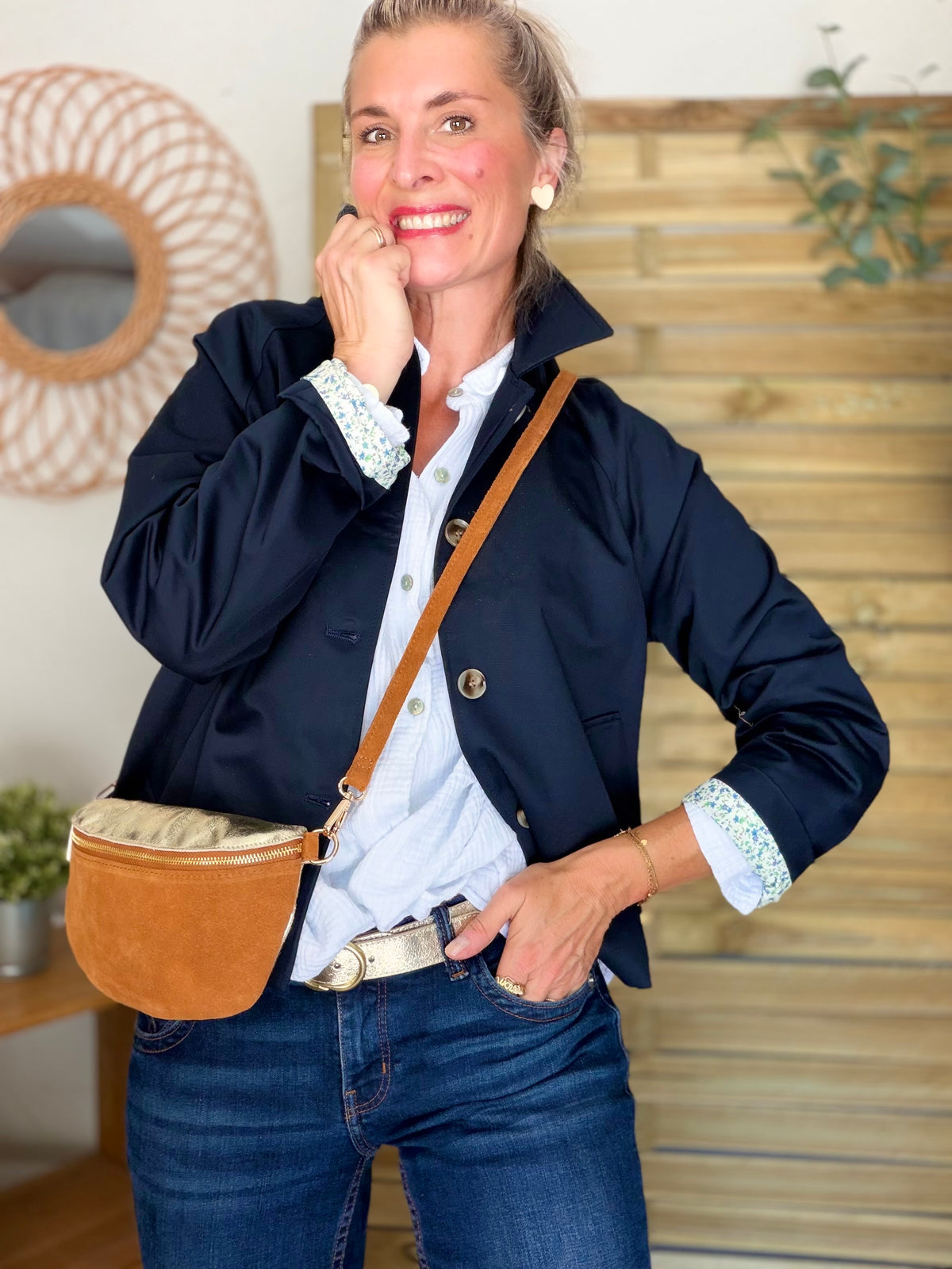 Sac banane M bi-matière en cuir irisé et velours 24cm - POLLY- Camel/Doré • FIN DE SÉRIE