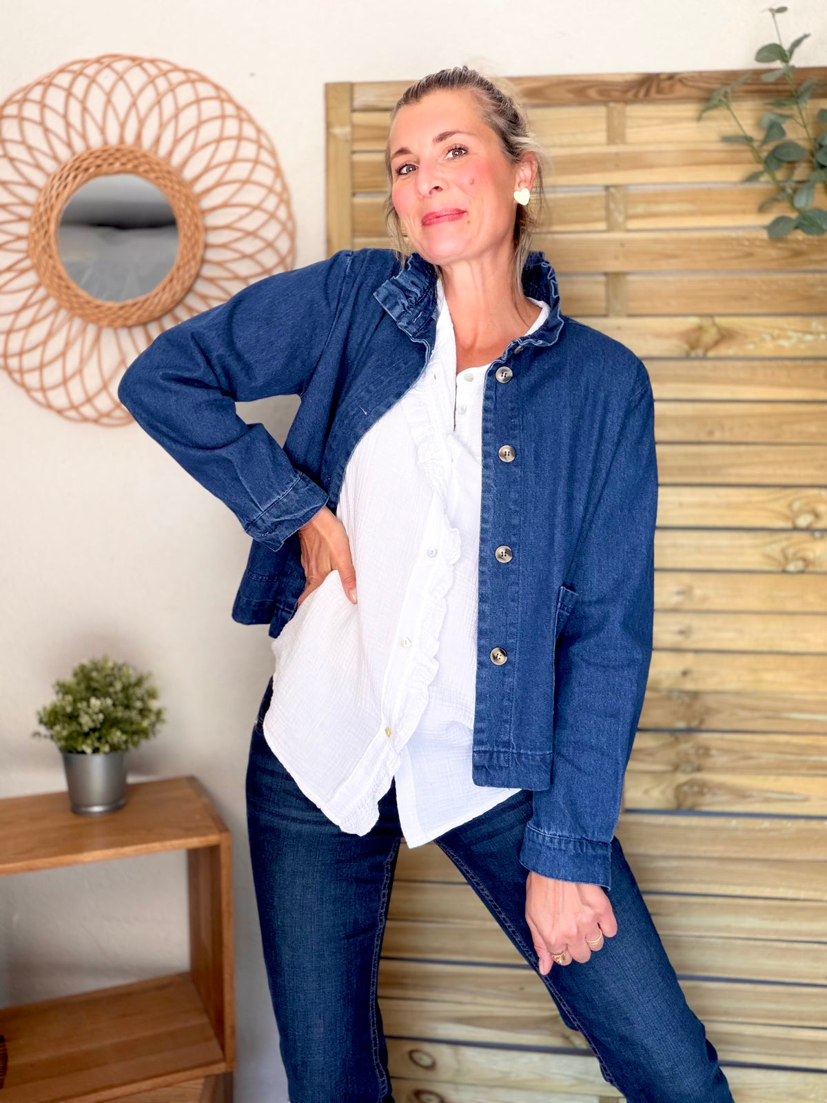 Veste courte légère col volanté JUNON Jean brut