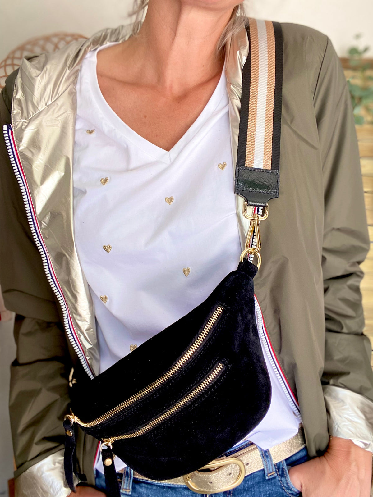 Sac banane avec poche avant, en cuir daim HOLLY - Noir