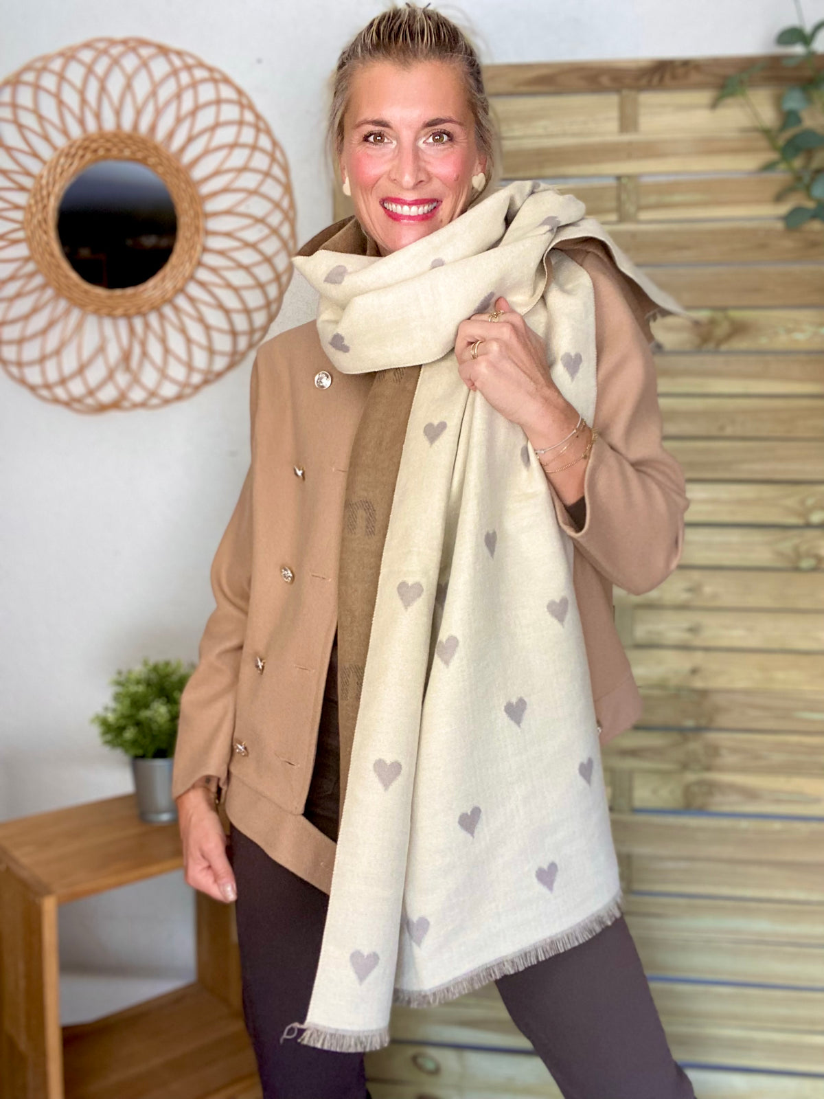 Écharpe douce gros Coeurs PAULETTE - Beige 🩶