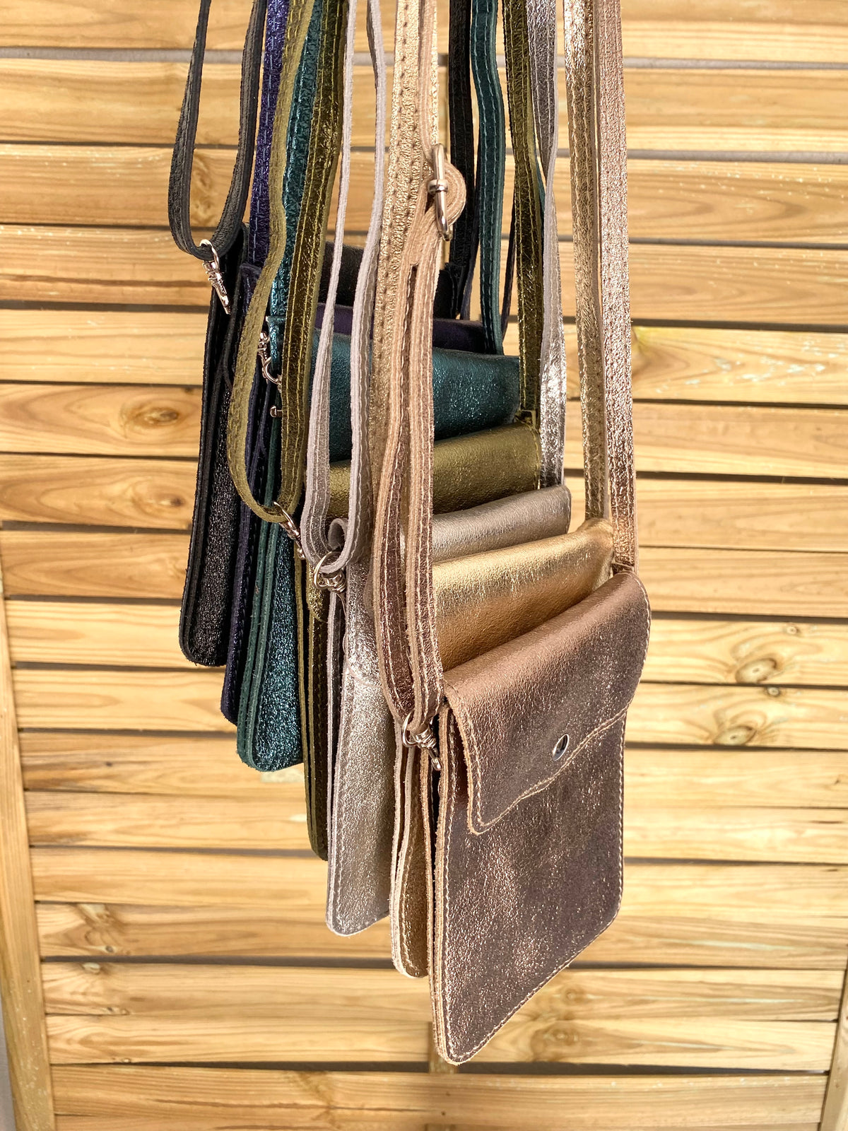 Pochette bandoulière en cuir irisé - FLORE - bleu marine (7 coloris)