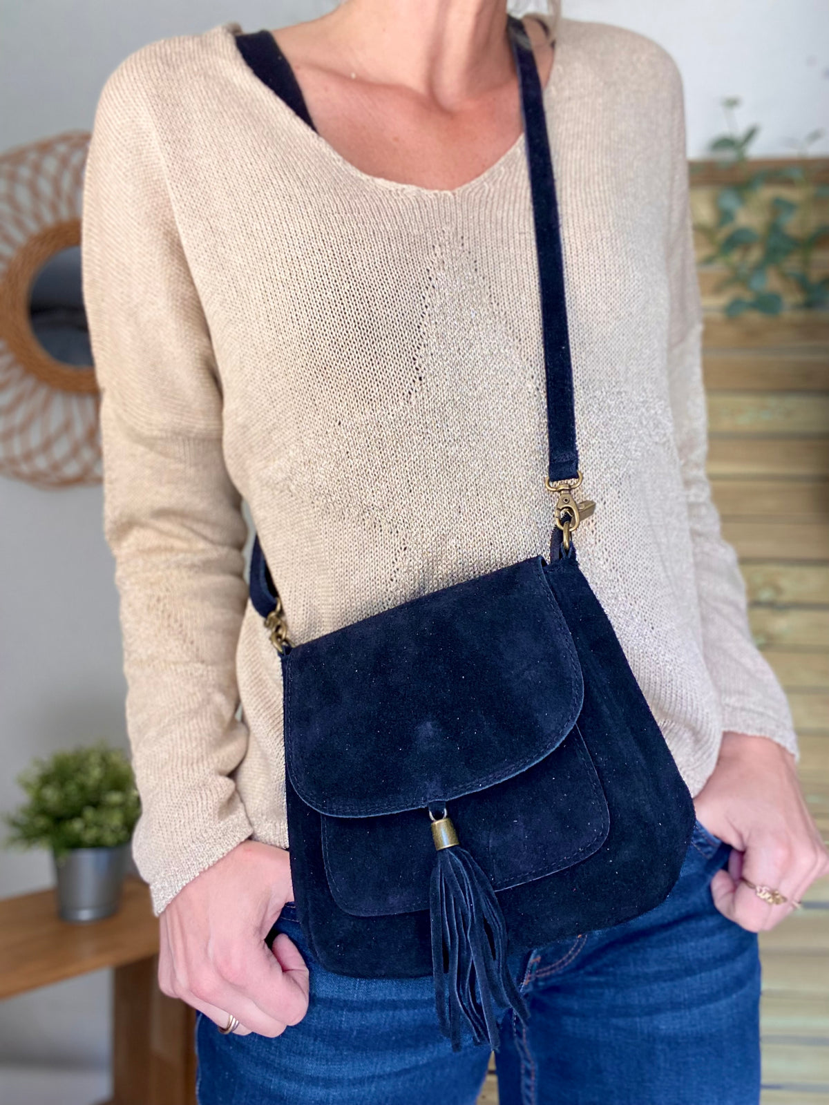 Sac bandoulière en cuir daim HORTENSE - Noir - FIN DE SÉRIE