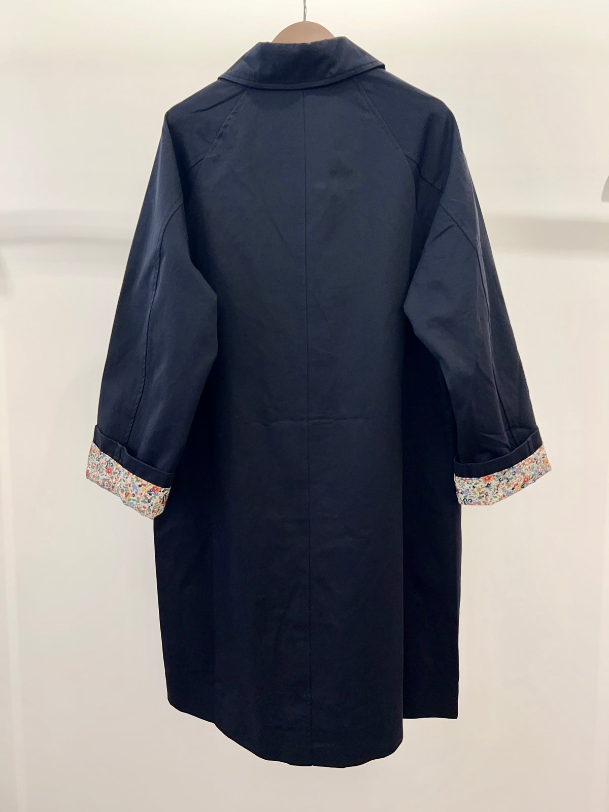 Veste Trench en coton Bleu marine avec Liberty - MAHAUT MI LONG - LILI et LALA (DÉSTOCKAGE sur Taille S)